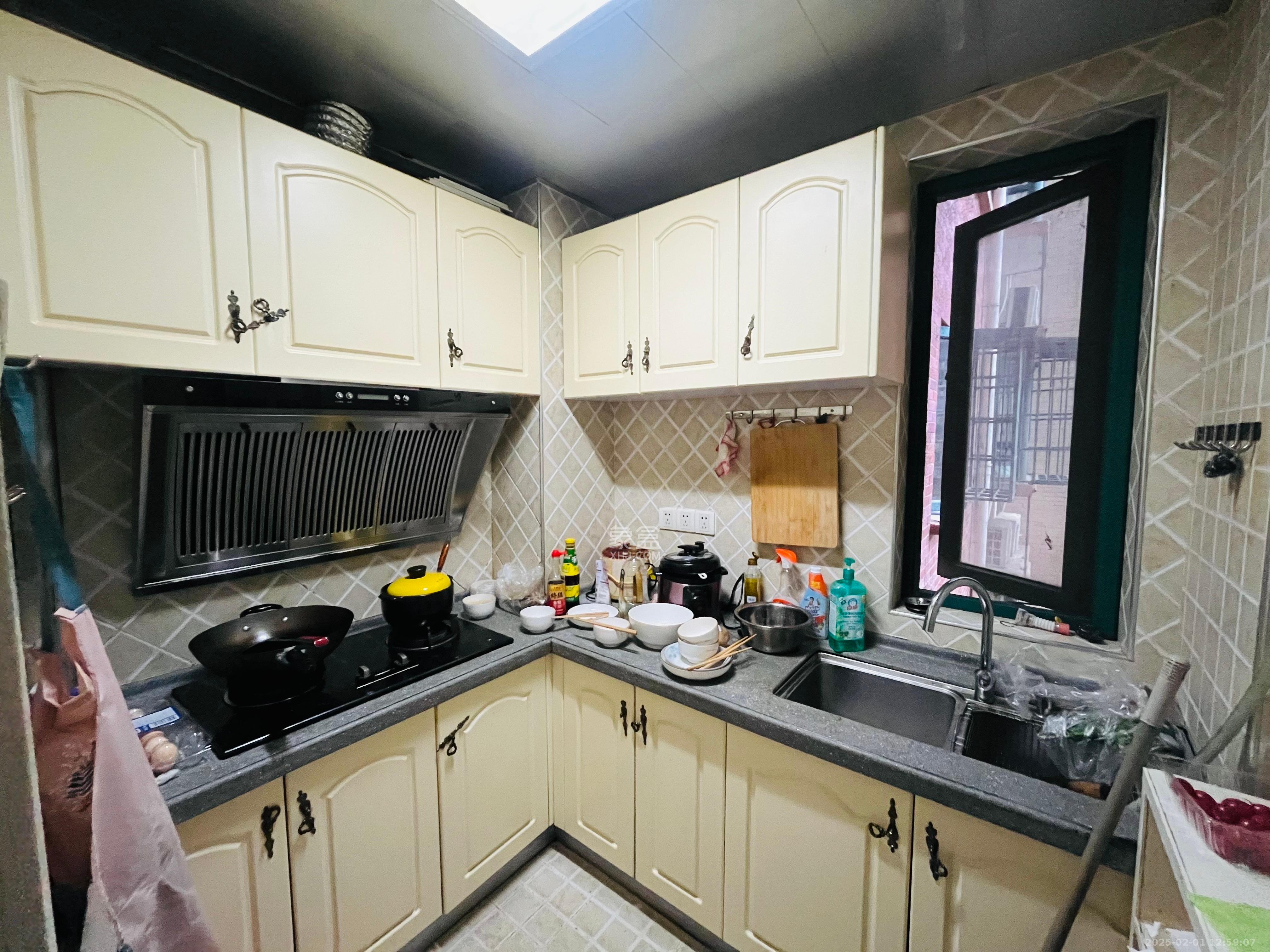 东玺门 1室2厅1卫 2600.0元/月 东玺门 1室2厅1卫 2600.0元/月室内图