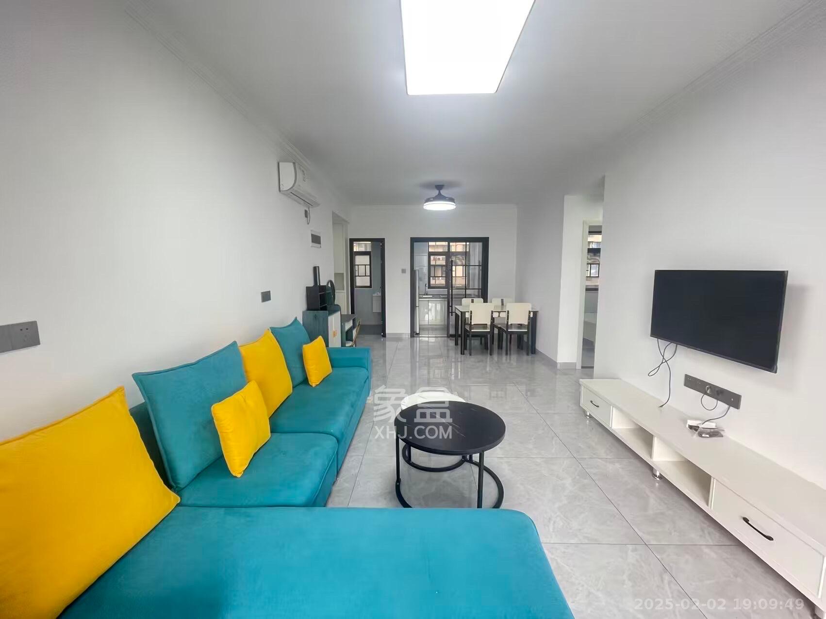 嘉雨兴园  2室1厅1卫    2600.0元/月 嘉雨兴园  2室1厅1卫    2600.0元/月室内图