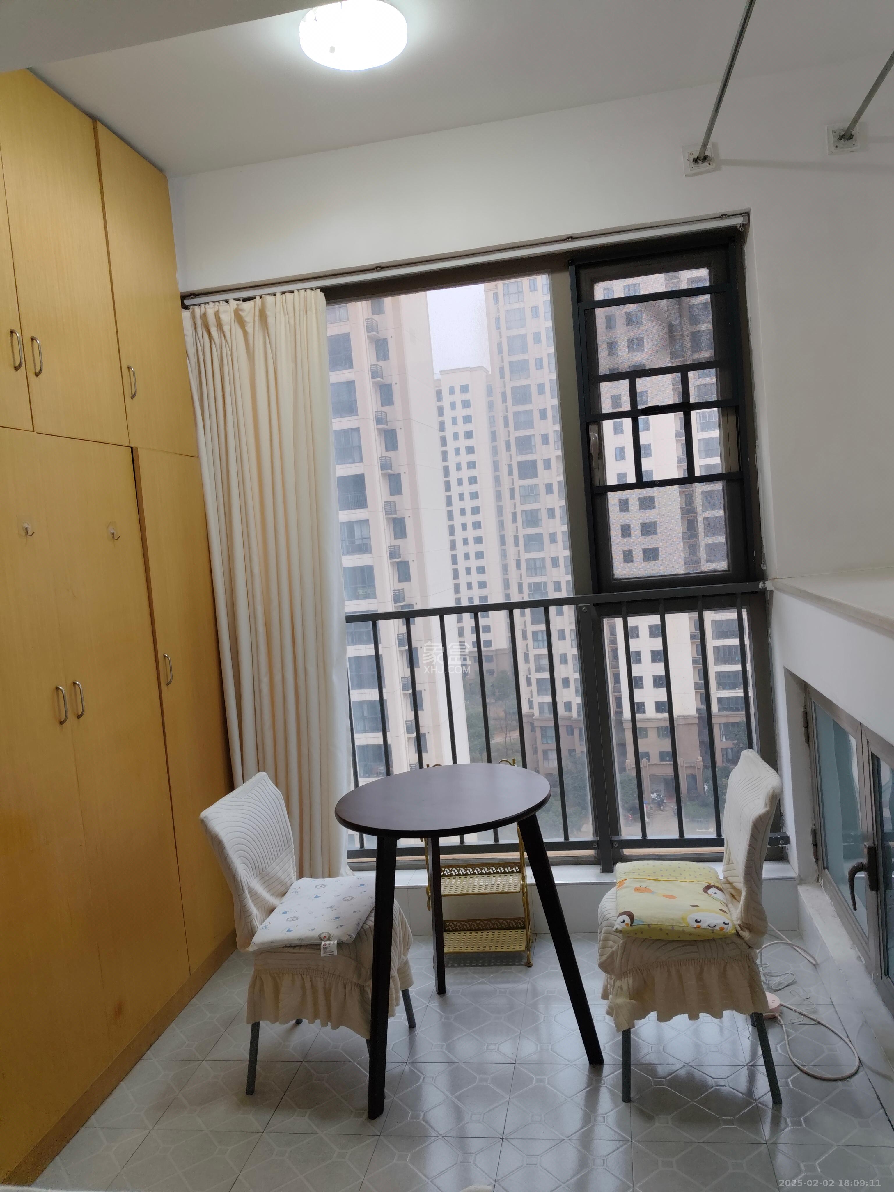 怡海星城 1室2厅1卫 1350.0元/月 怡海星城 1室2厅1卫 1350.0元/月室内图