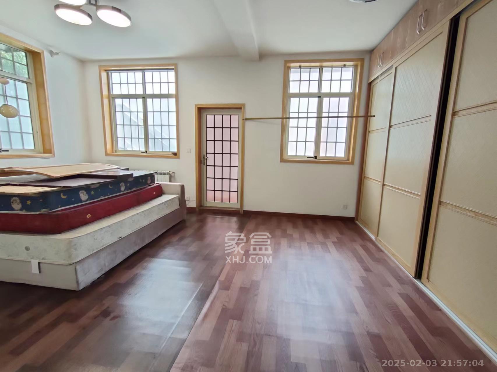 静园山庄  4室2厅1卫   4650.00元/月室内图