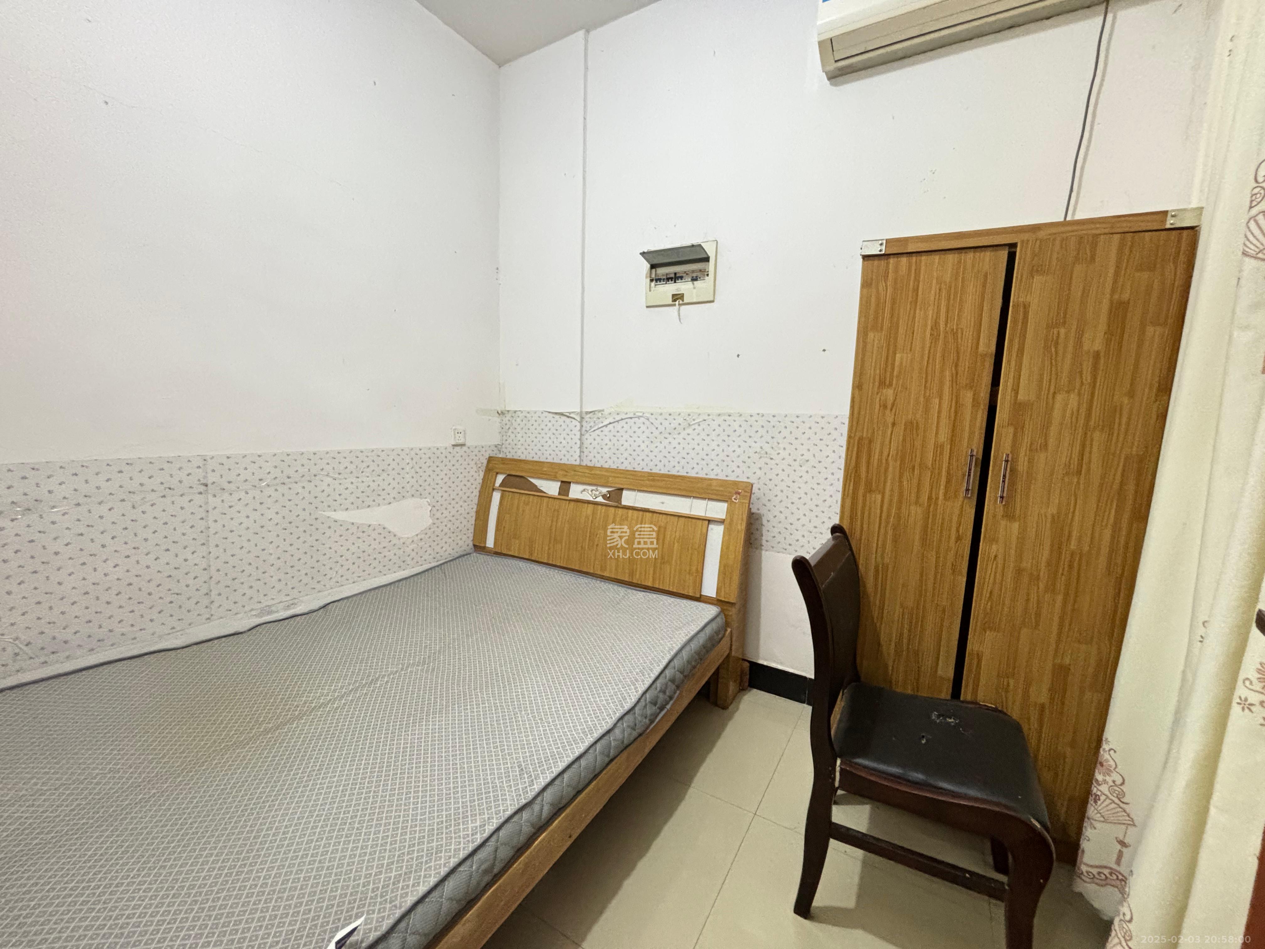 未来城科学家园  1室1厅1卫    1700.0元/月 未来城科学家园  1室1厅1卫    1700.0元/月室内图