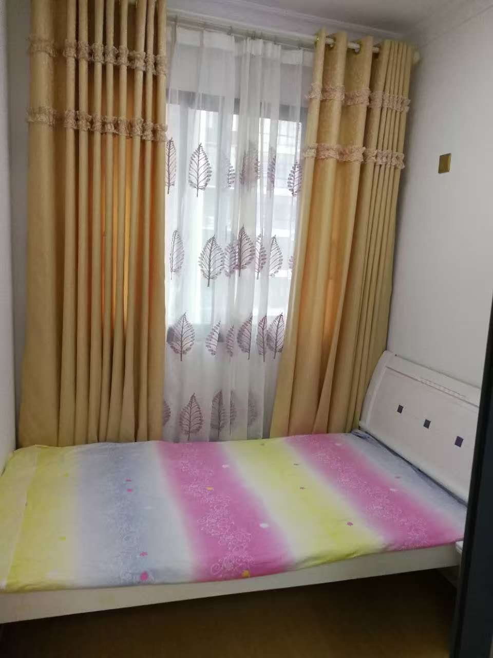 雄森国际 4室2厅2卫 2400.0元/月 雄森国际 4室2厅2卫 2400.0元/月室内图