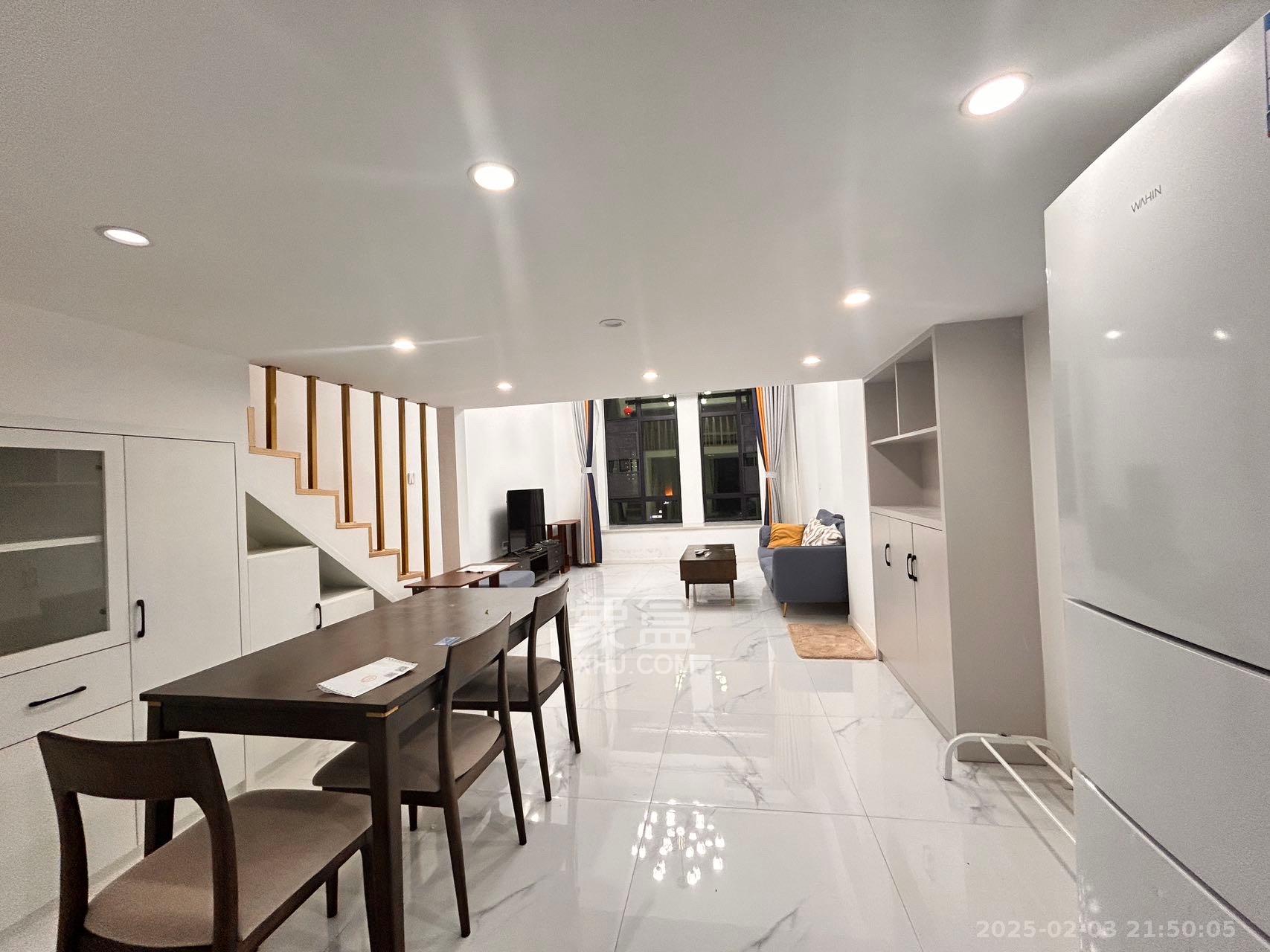 荣悦台 1室1厅1卫 2000.0元/月 荣悦台 1室1厅1卫 2000.0元/月室内图