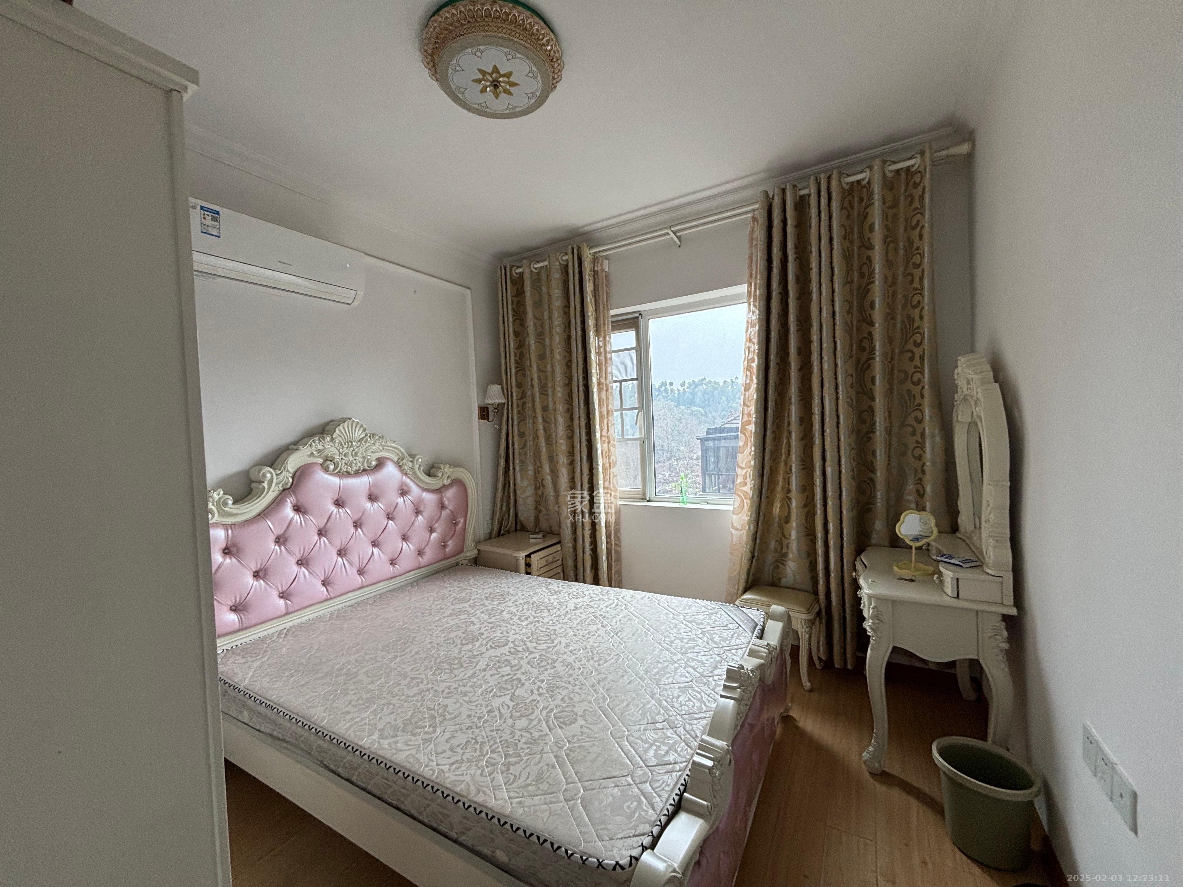 山与墅 2室2厅1卫 1800.0元/月 山与墅 2室2厅1卫 1800.0元/月室内图