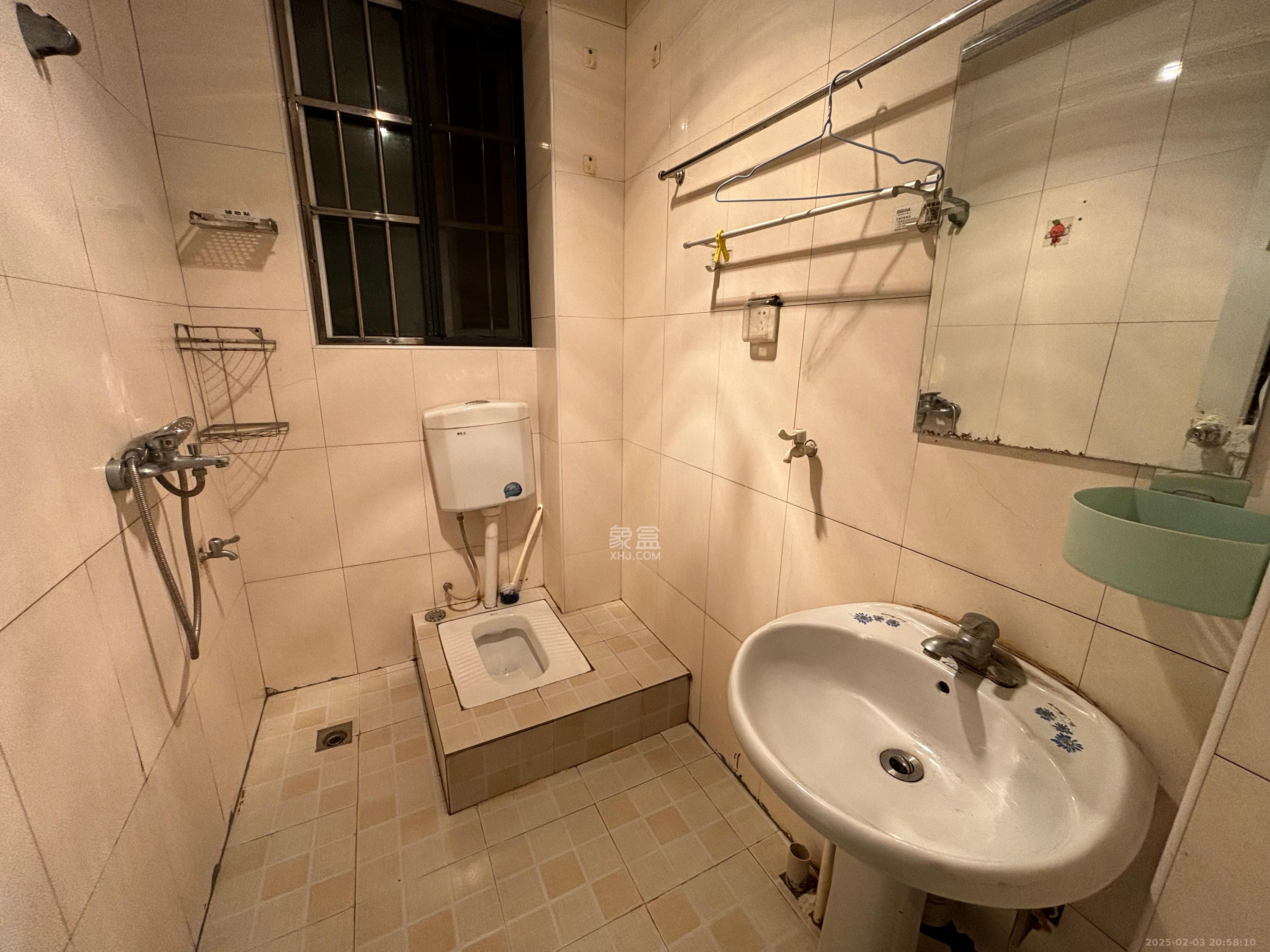 未来城科学家园  1室1厅1卫    1700.0元/月 未来城科学家园  1室1厅1卫    1700.0元/月室内图