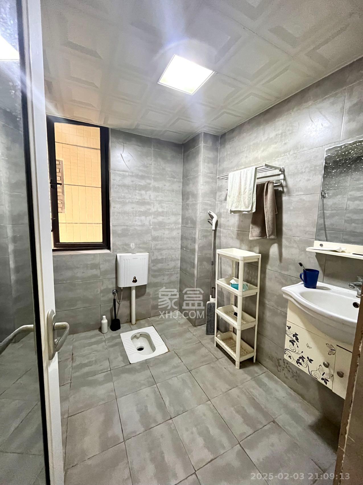 保利西海岸A区 2室1厅1卫 2600.0元/月 保利西海岸A区 2室1厅1卫 2600.0元/月室内图