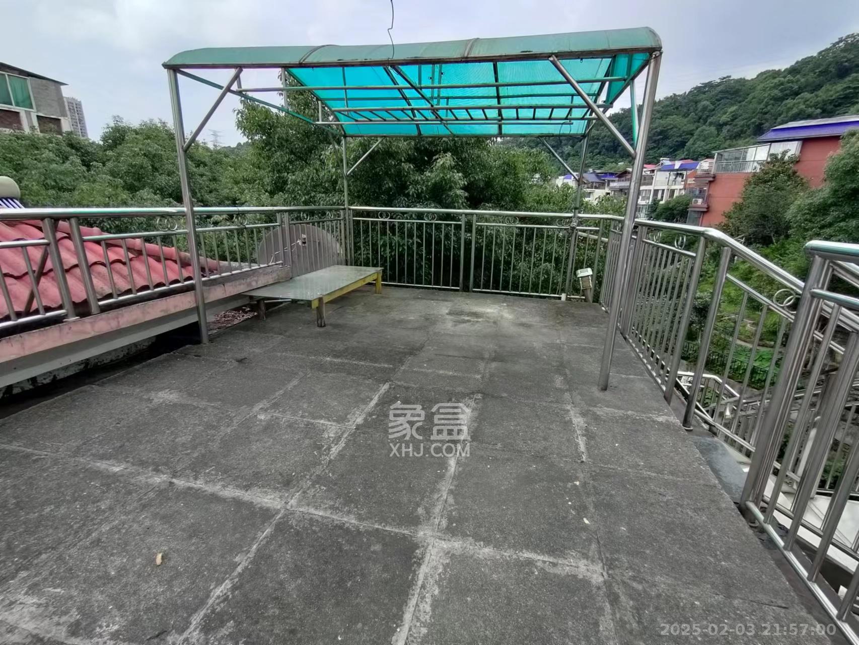 静园山庄  4室2厅1卫   4650.00元/月室内图