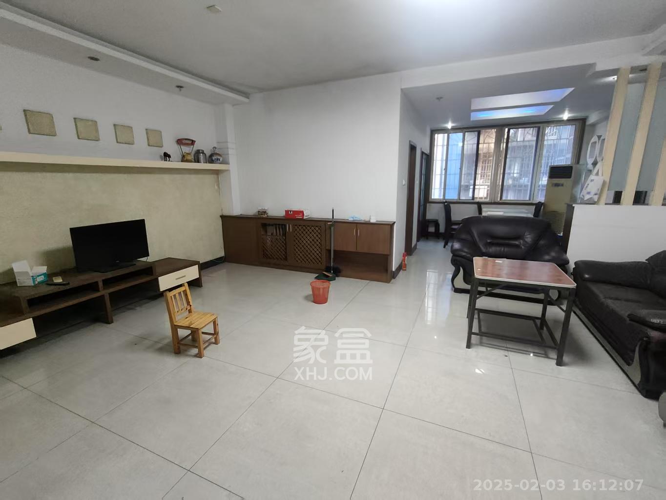 省旅游局宿舍 2室2厅1卫 1600.0元/月 省旅游局宿舍 2室2厅1卫 1600.0元/月室内图