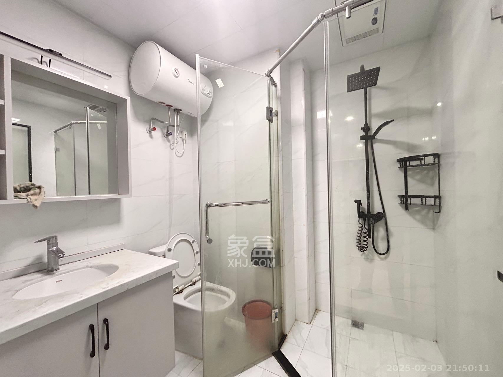 荣悦台 1室1厅1卫 2000.0元/月 荣悦台 1室1厅1卫 2000.0元/月室内图