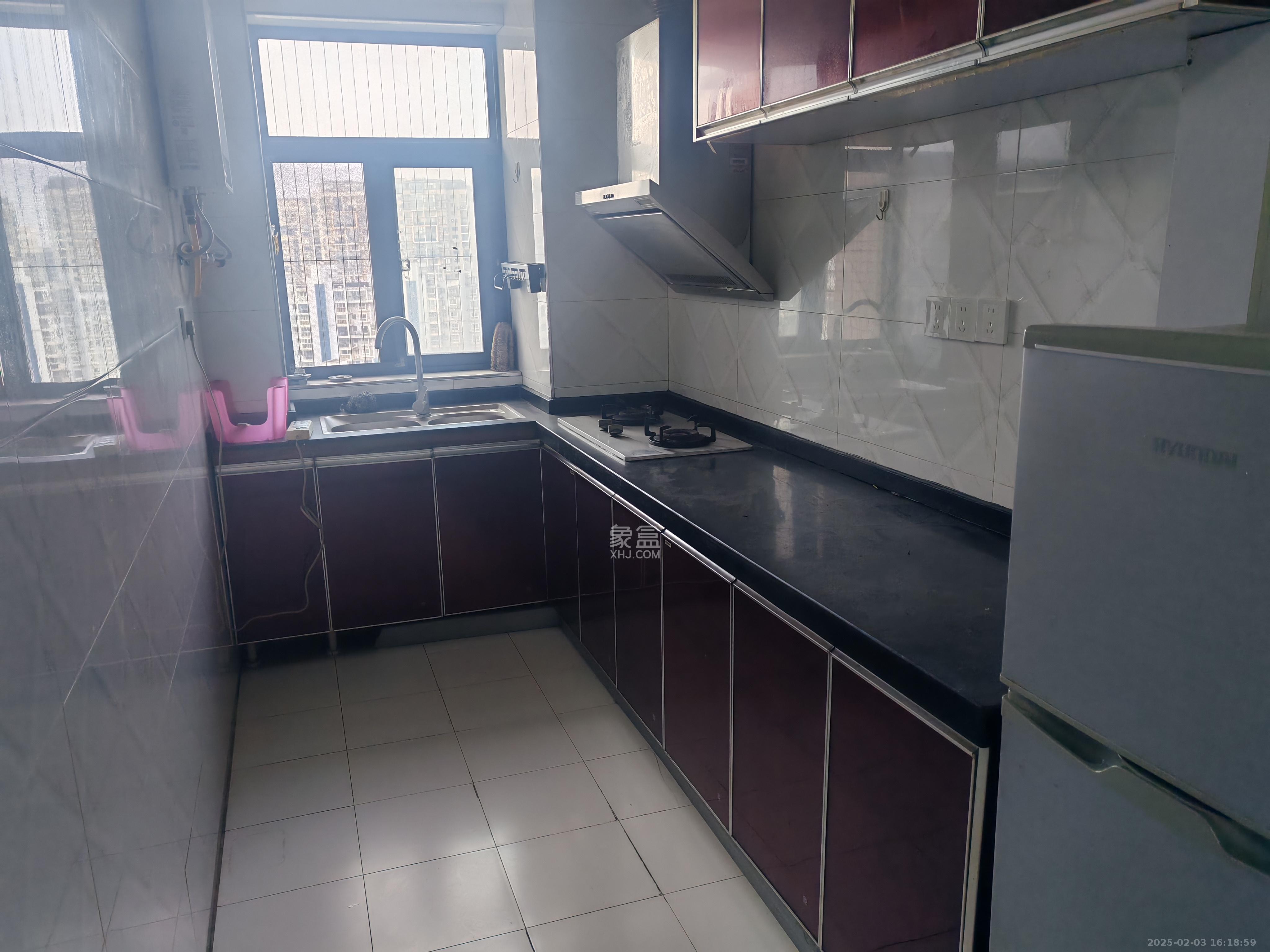 上峰苑(兰亭玥岛) 2室2厅1卫 2000.0元/月 上峰苑(兰亭玥岛) 2室2厅1卫 2000.0元/月室内图