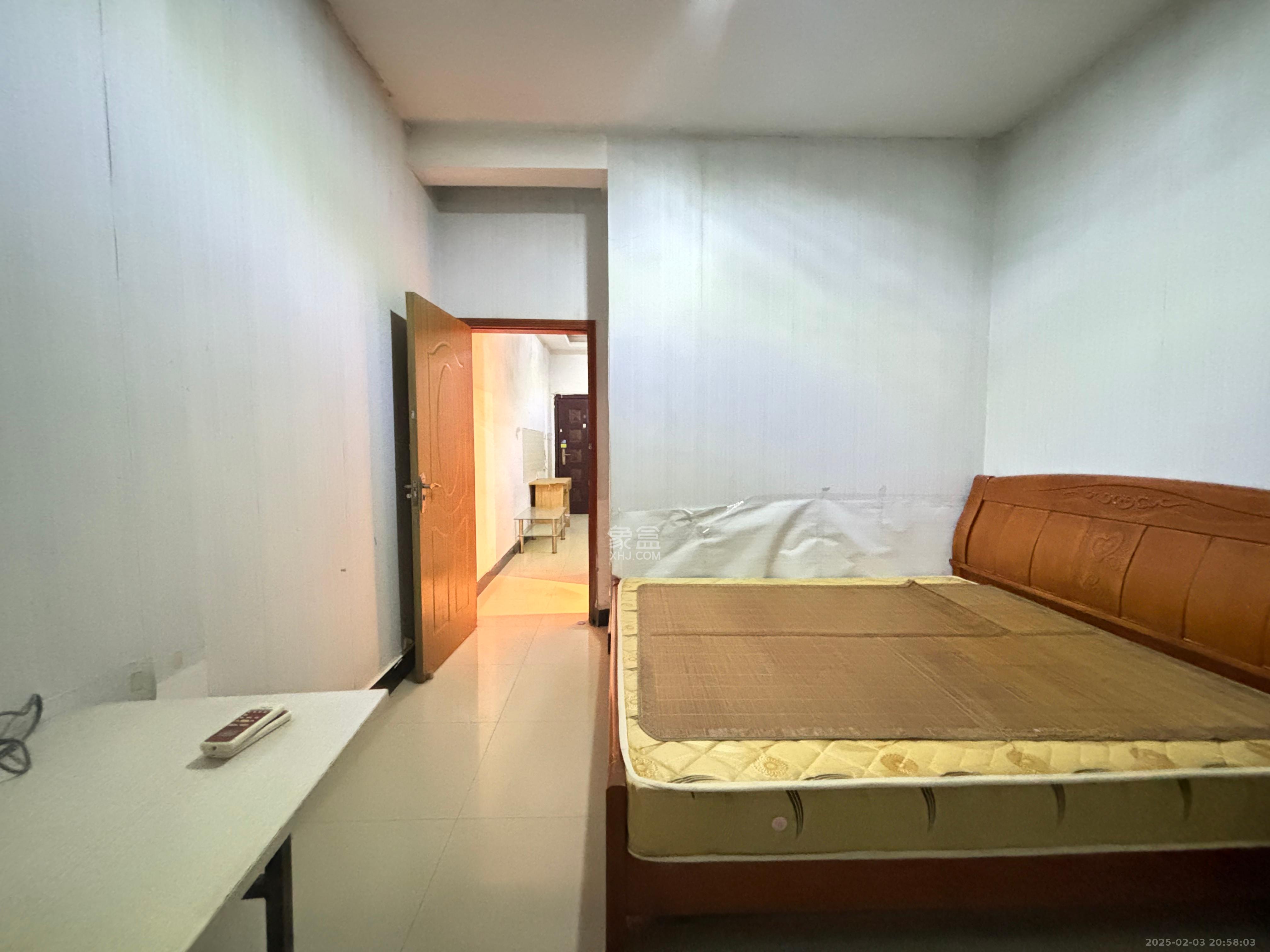 未来城科学家园  1室1厅1卫    1700.0元/月 未来城科学家园  1室1厅1卫    1700.0元/月室内图