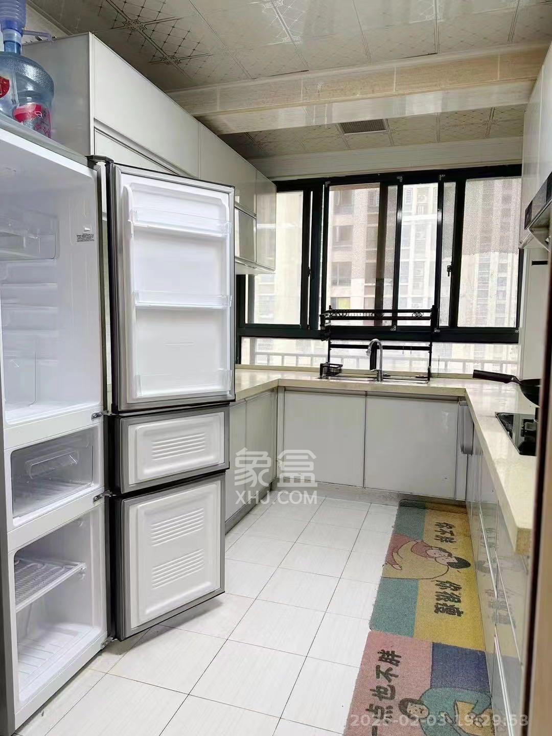 兰亭都荟(璟峰苑) 3室2厅2卫 3300.0元/月 兰亭都荟(璟峰苑) 3室2厅2卫 3300.0元/月室内图