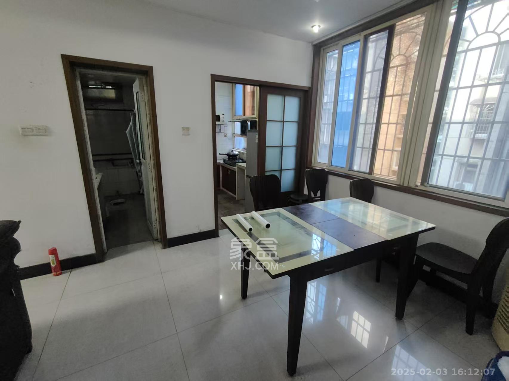 省旅游局宿舍 2室2厅1卫 1600.0元/月 省旅游局宿舍 2室2厅1卫 1600.0元/月室内图