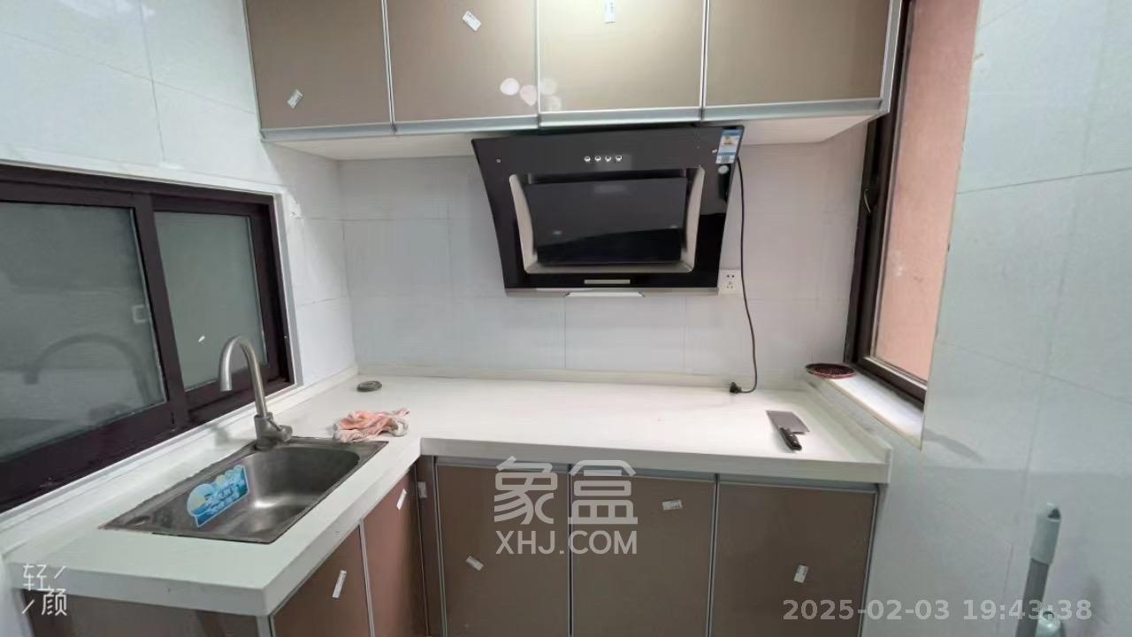 罗马国际公寓  1室1厅1卫    1450.0元/月 罗马国际公寓  1室1厅1卫    1450.0元/月室内图