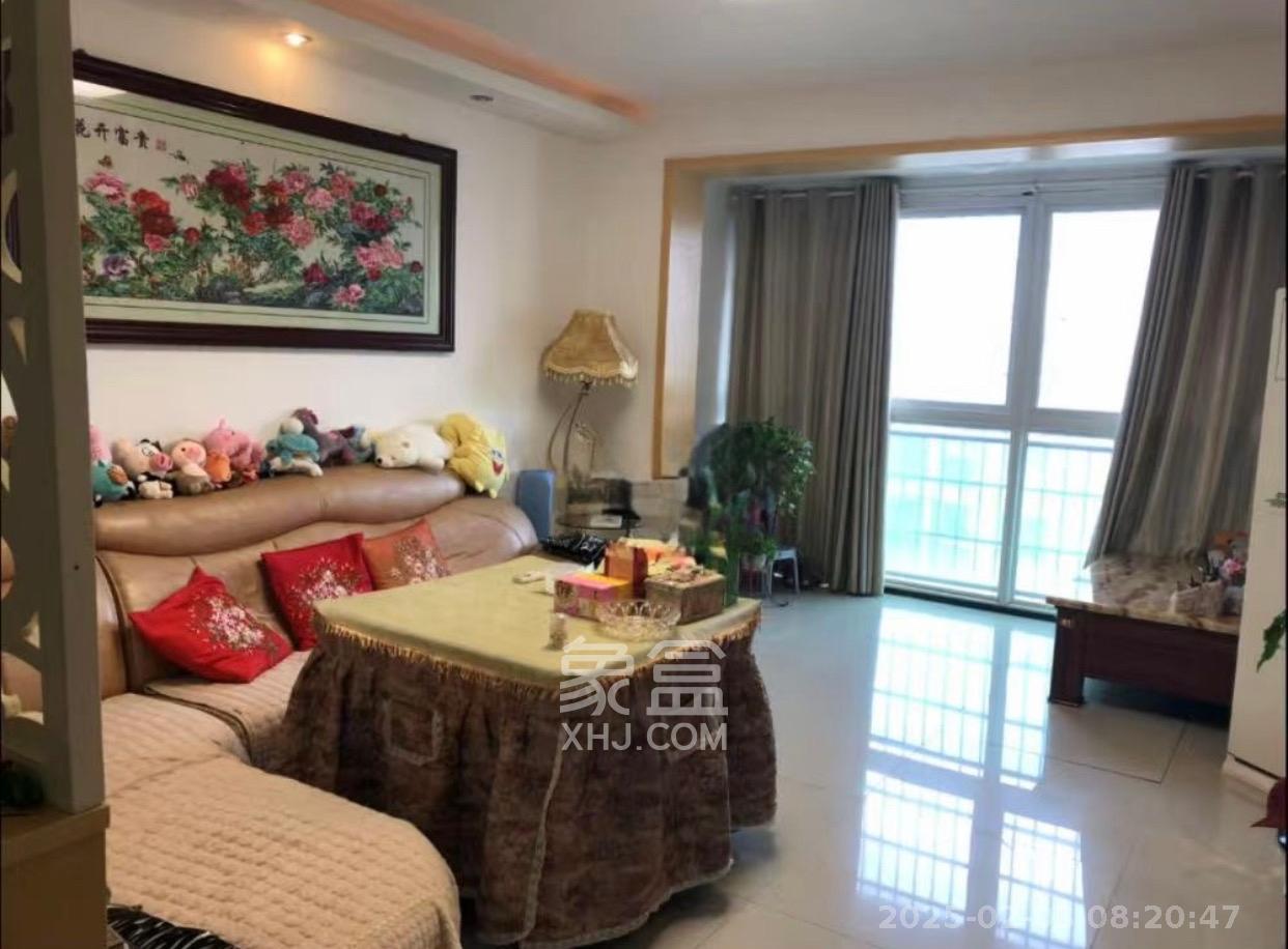 麓谷加州阳光 3室2厅1卫 2700.0元/月 麓谷加州阳光 3室2厅1卫 2700.0元/月室内图