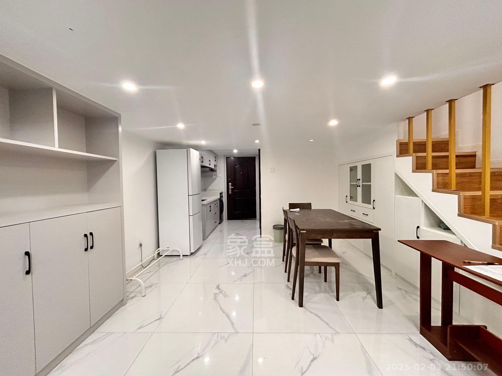 荣悦台 1室1厅1卫 2000.0元/月 荣悦台 1室1厅1卫 2000.0元/月室内图