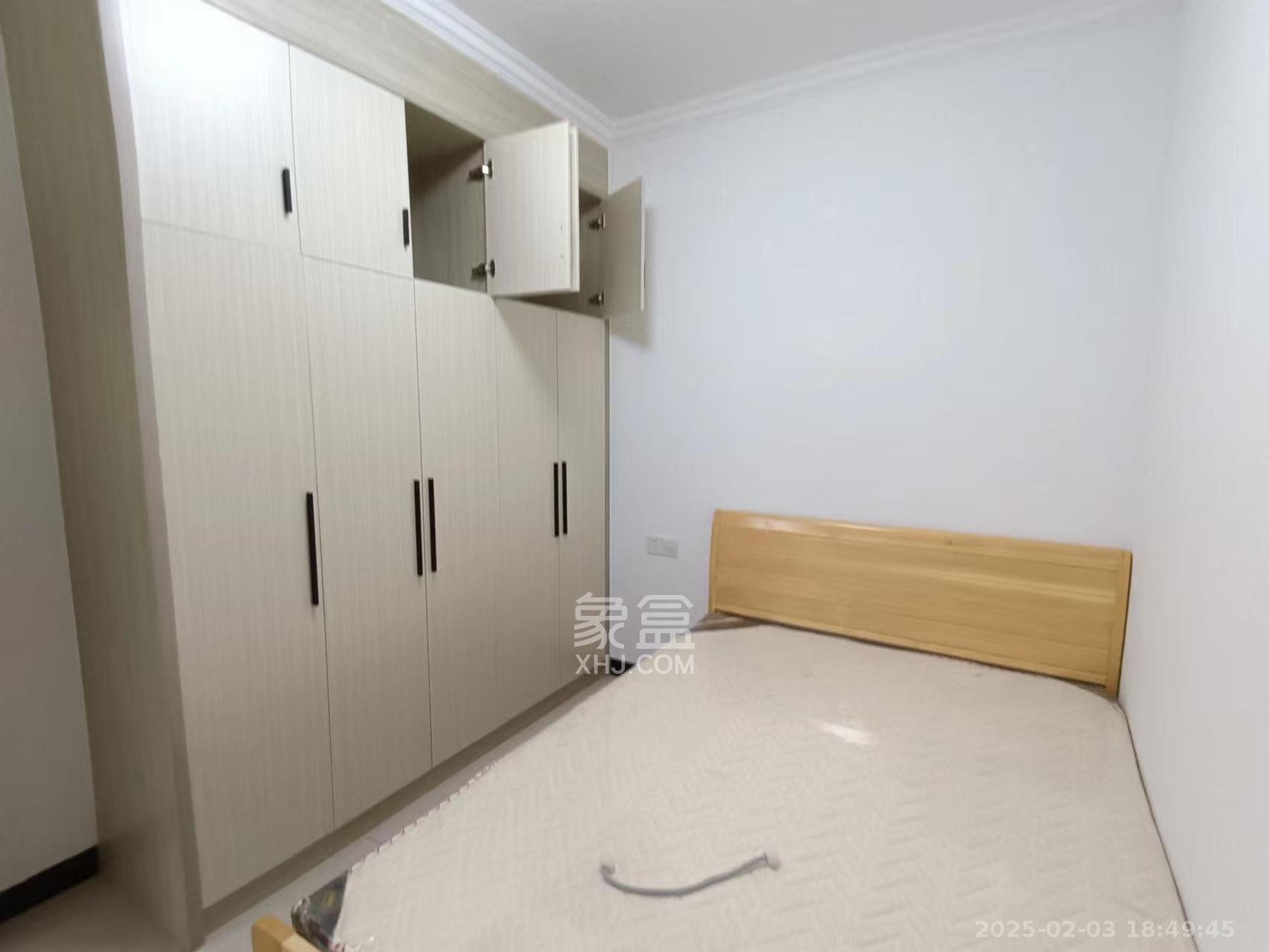 山水新城 2室2厅1卫 2200.0元/月 山水新城 2室2厅1卫 2200.0元/月室内图