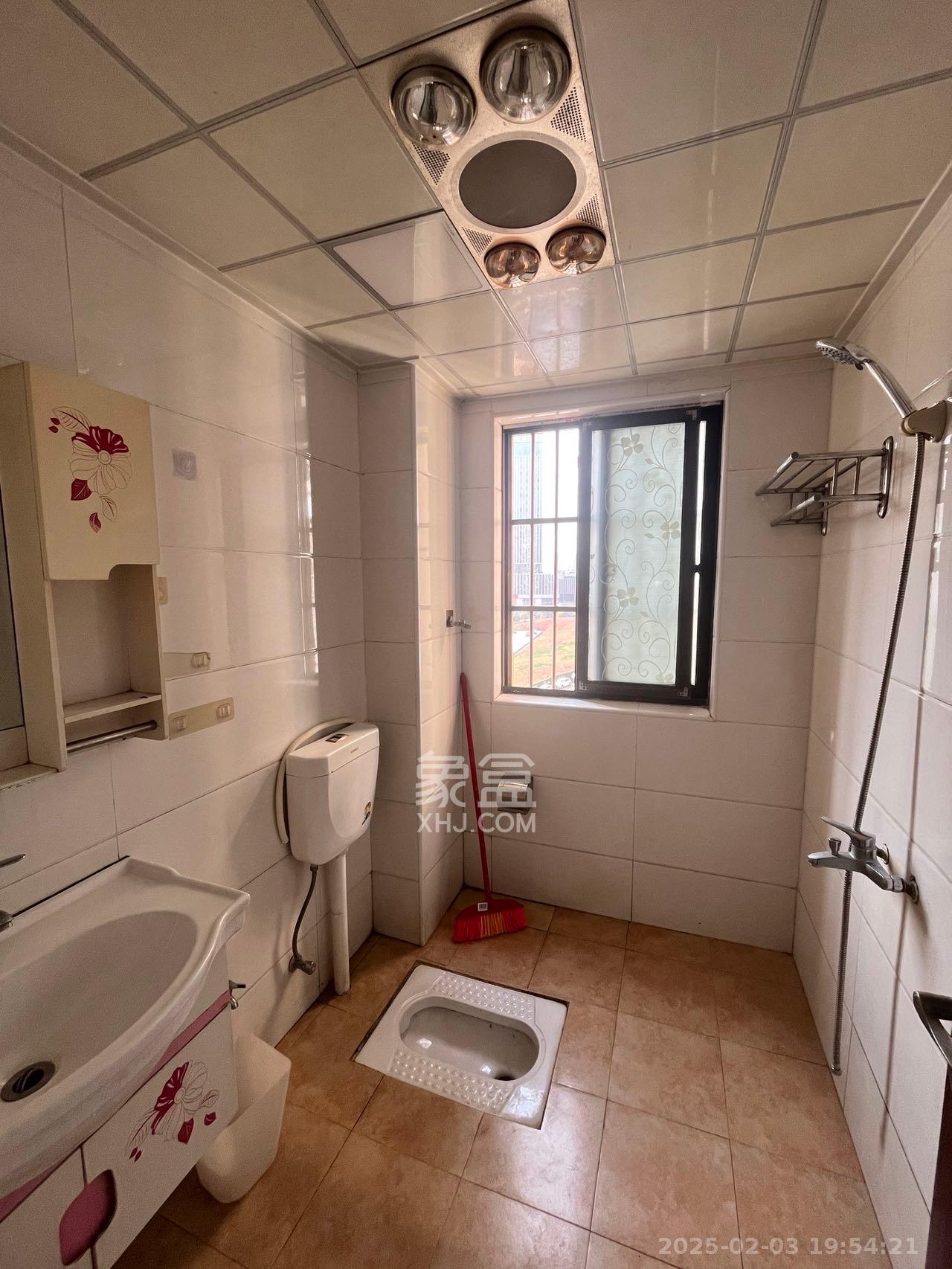 联丰苑 1室0厅0卫 1600.0元/月 联丰苑 1室0厅0卫 1600.0元/月室内图