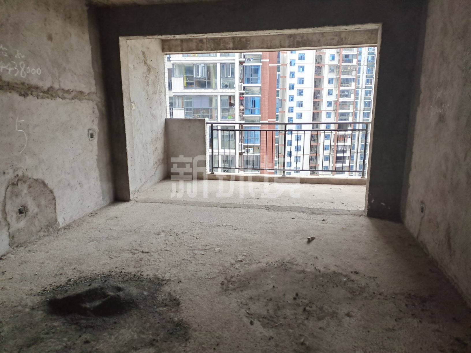 东方明珠  3室2厅2卫    52.8万 东方明珠  3室2厅2卫    52.8万客厅