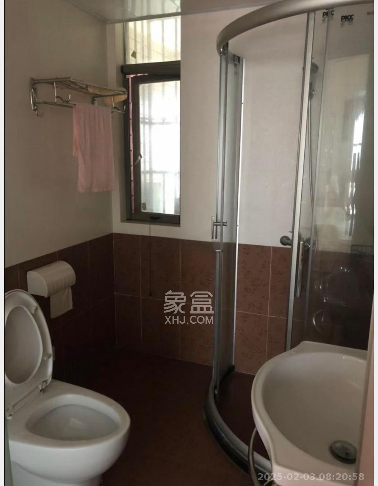 麓谷加州阳光 3室2厅1卫 2700.0元/月 麓谷加州阳光 3室2厅1卫 2700.0元/月室内图