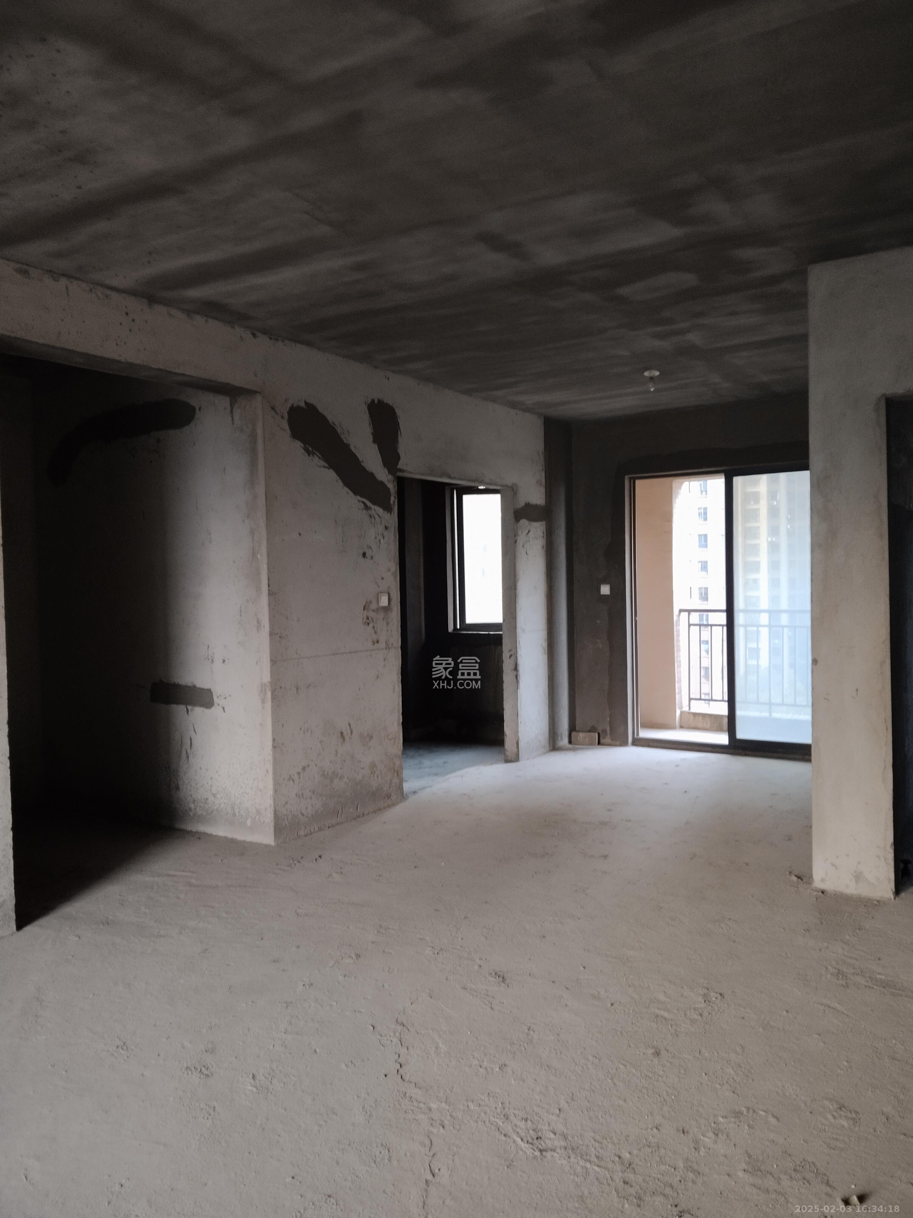 三一街区 4室2厅2卫 2000.00元/月 三一街区 4室2厅2卫 2000.00元/月室内图