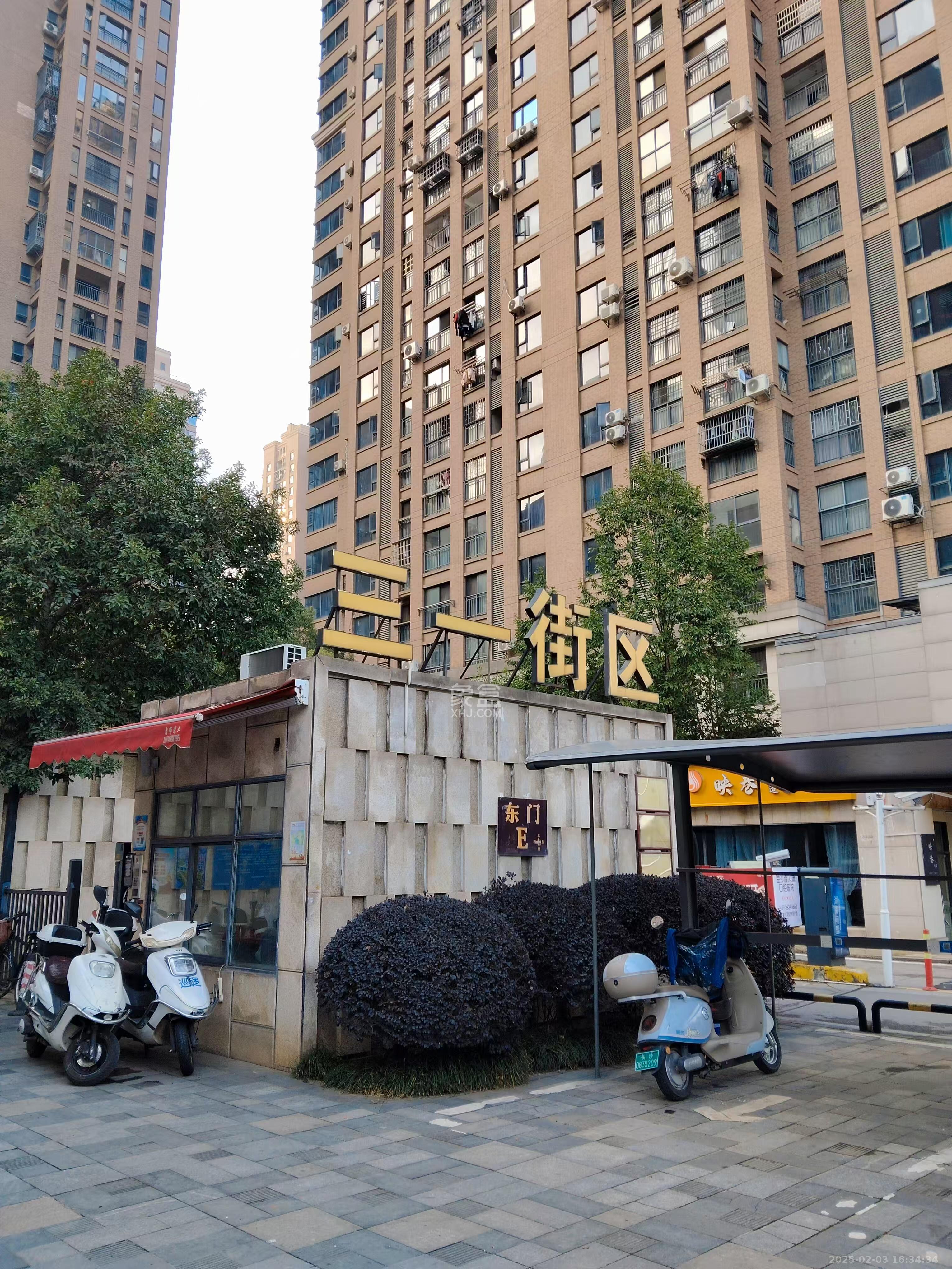 三一街区 4室2厅2卫 2000.00元/月 三一街区 4室2厅2卫 2000.00元/月小区图