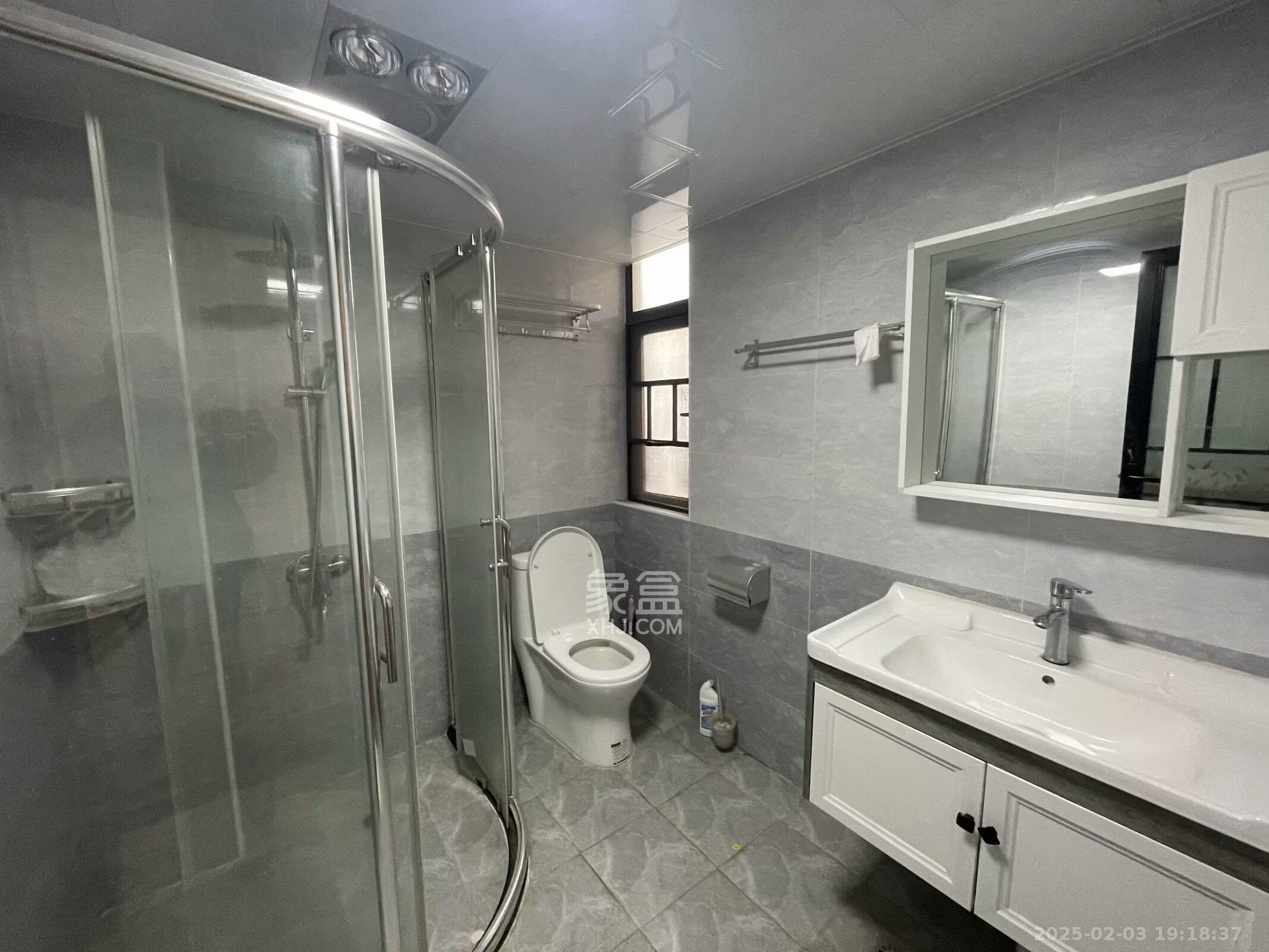 嘉雨兴园 2室2厅2卫 3600.0元/月 嘉雨兴园 2室2厅2卫 3600.0元/月室内图