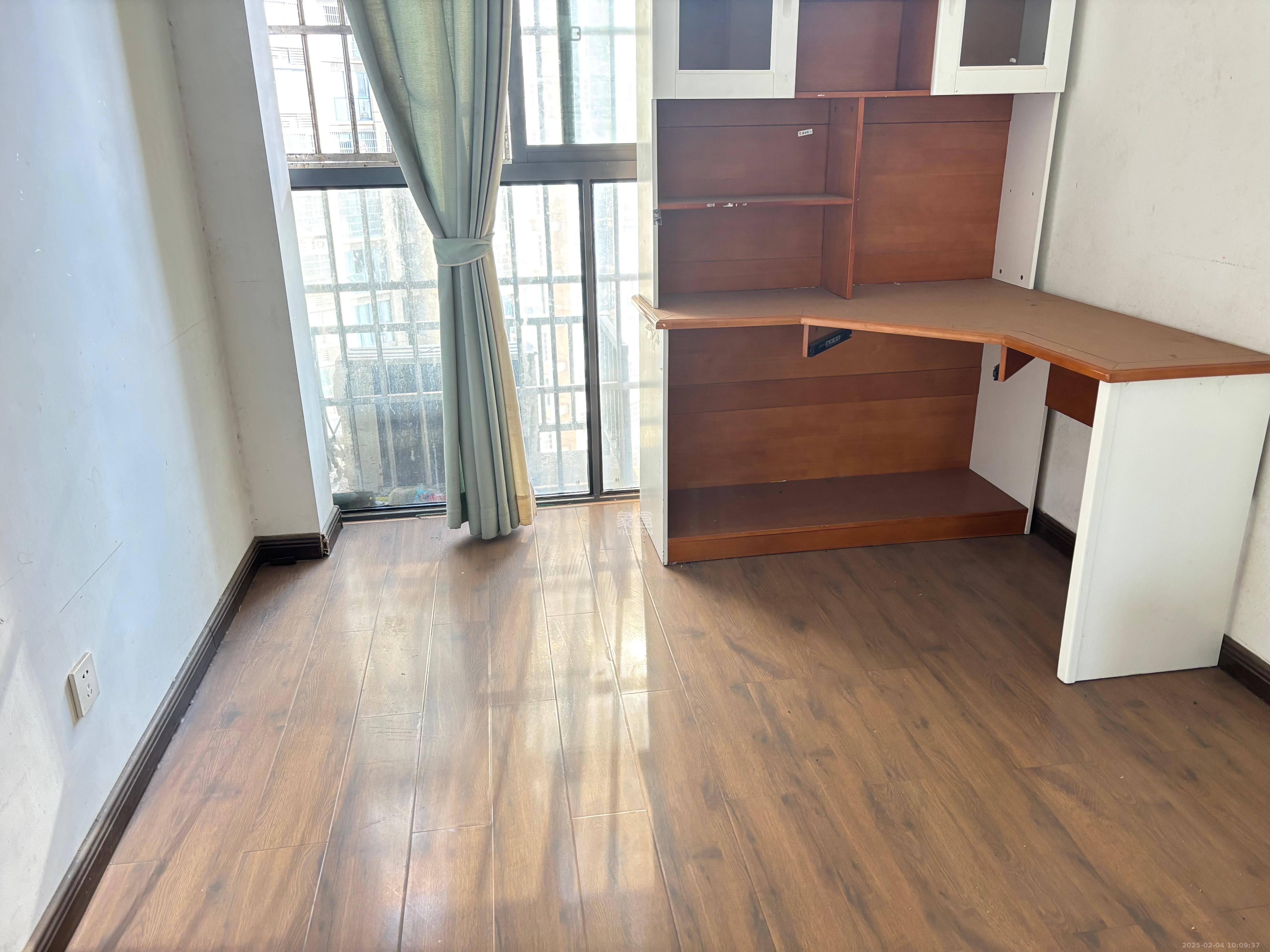 光明城市（星辰青年城）  4室2厅1卫   2500.00元/月室内图