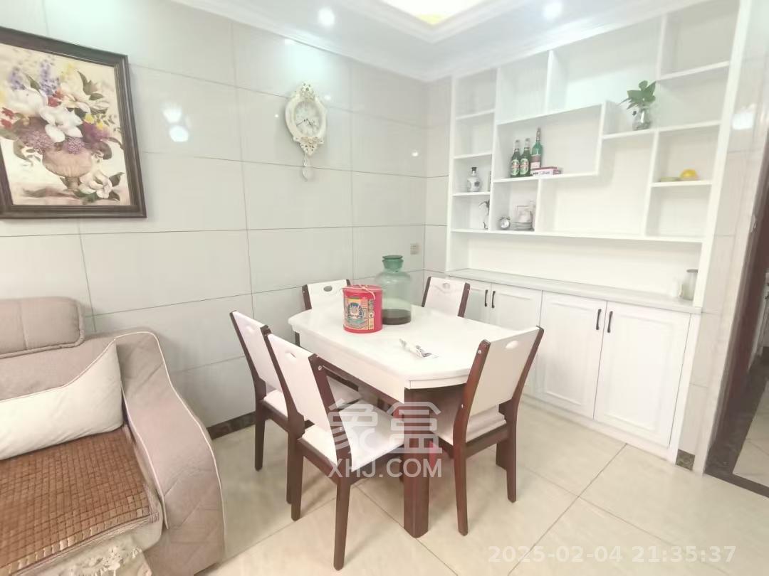 芙蓉万国城MOMA(卓越汇富苑) 3室2厅2卫 2400.0元/月 芙蓉万国城MOMA(卓越汇富苑) 3室2厅2卫 2400.0元/月室内图