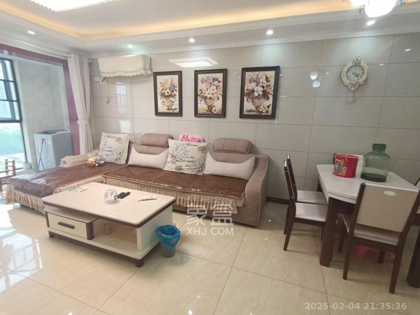 芙蓉万国城MOMA(卓越汇富苑) 3室2厅2卫 2400.0元/月 芙蓉万国城MOMA(卓越汇富苑) 3室2厅2卫 2400.0元/月室内图