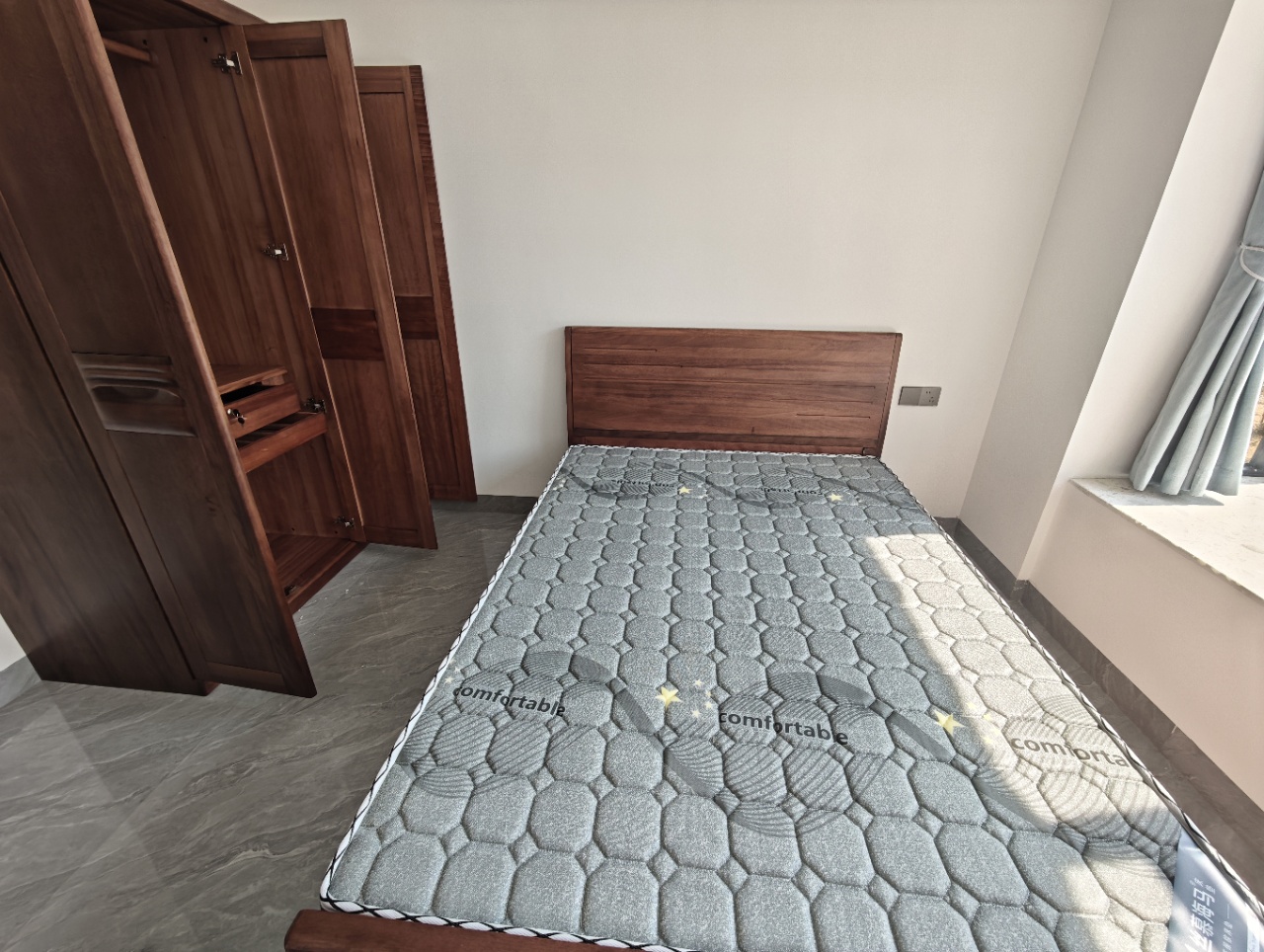 昌茂西雅图·丽湾  3室2厅2卫    180.0万 昌茂西雅图·丽湾  3室2厅2卫    180.0万室内图