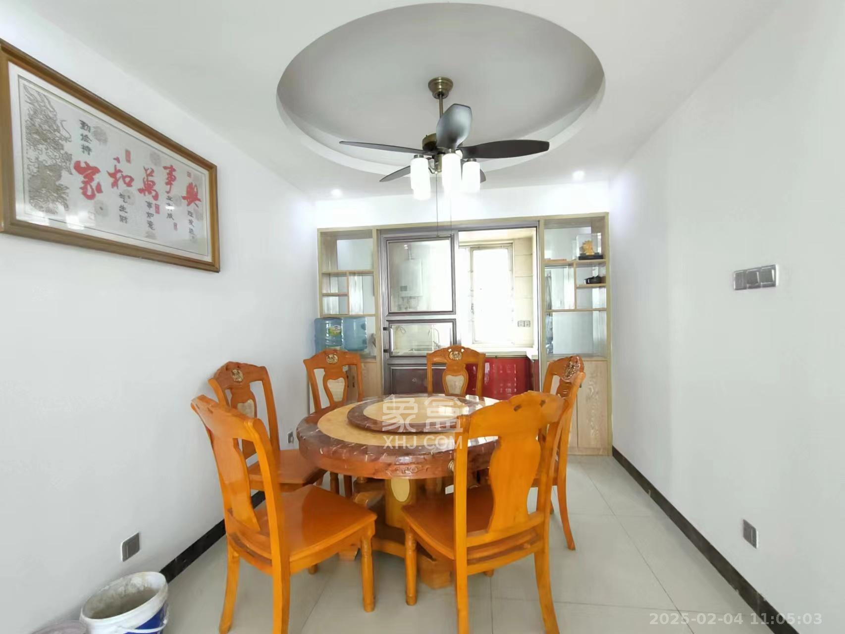 恒广国际景园一二区 3室2厅2卫 2400.0元/月 恒广国际景园一二区 3室2厅2卫 2400.0元/月室内图