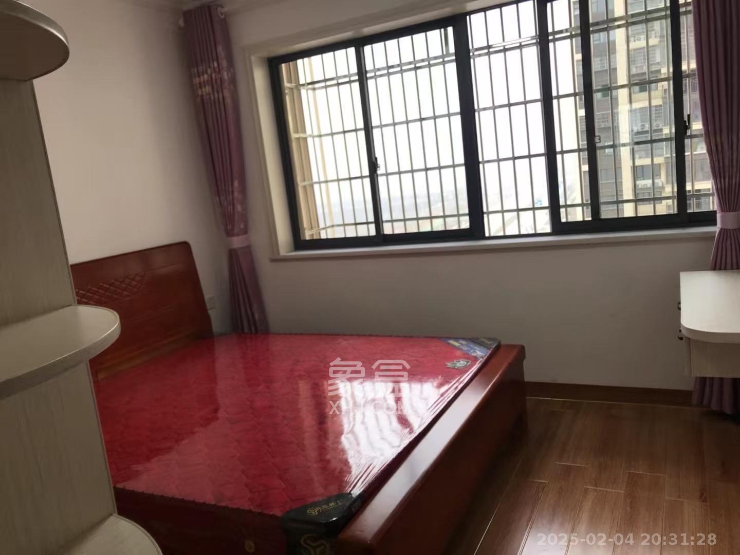 桥头家苑一期 3室2厅1卫 2000.0元/月 桥头家苑一期 3室2厅1卫 2000.0元/月室内图