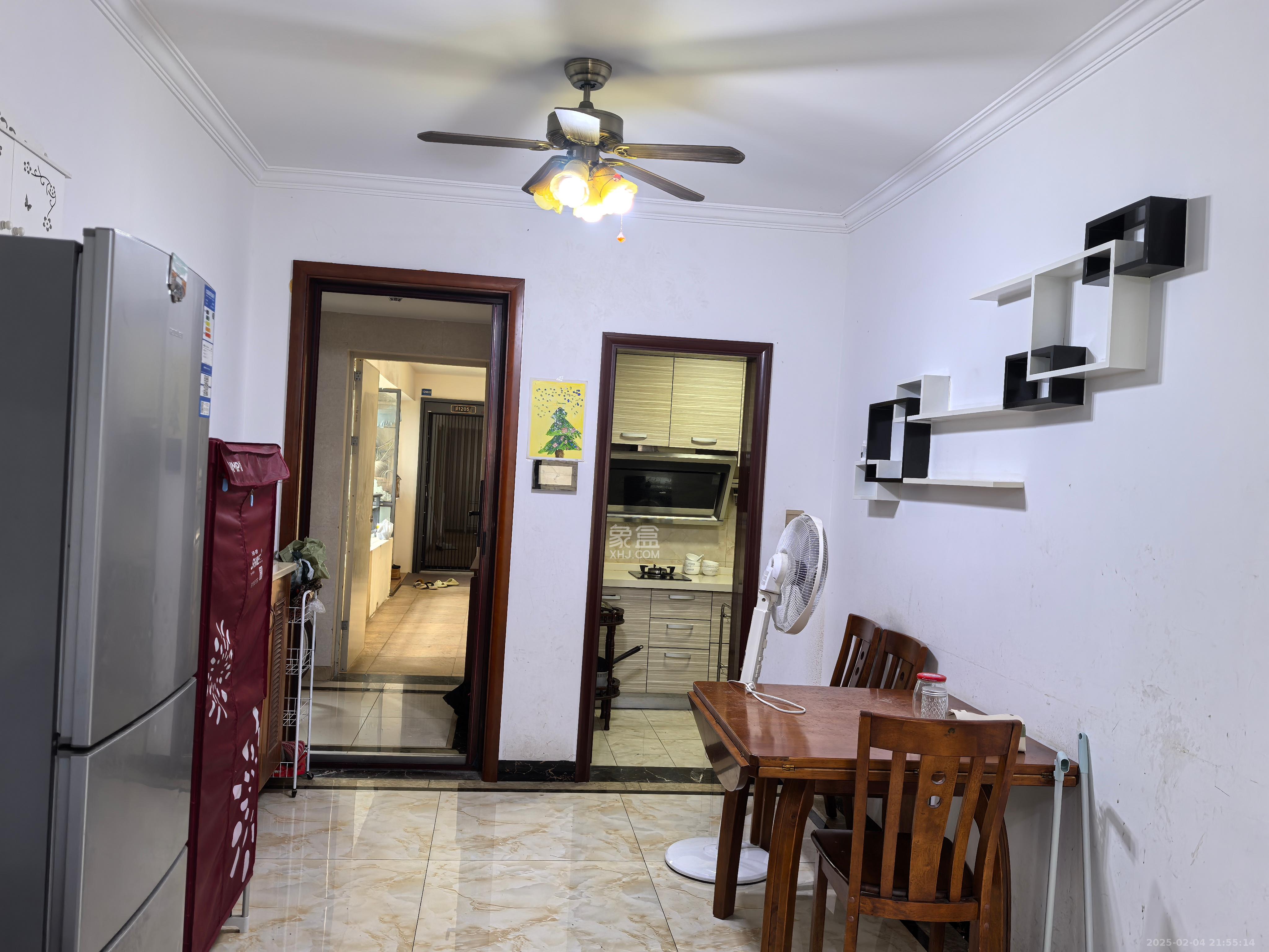 中海梅溪湖壹号  3室2厅1卫    2700.0元/月 中海梅溪湖壹号  3室2厅1卫    2700.0元/月室内图