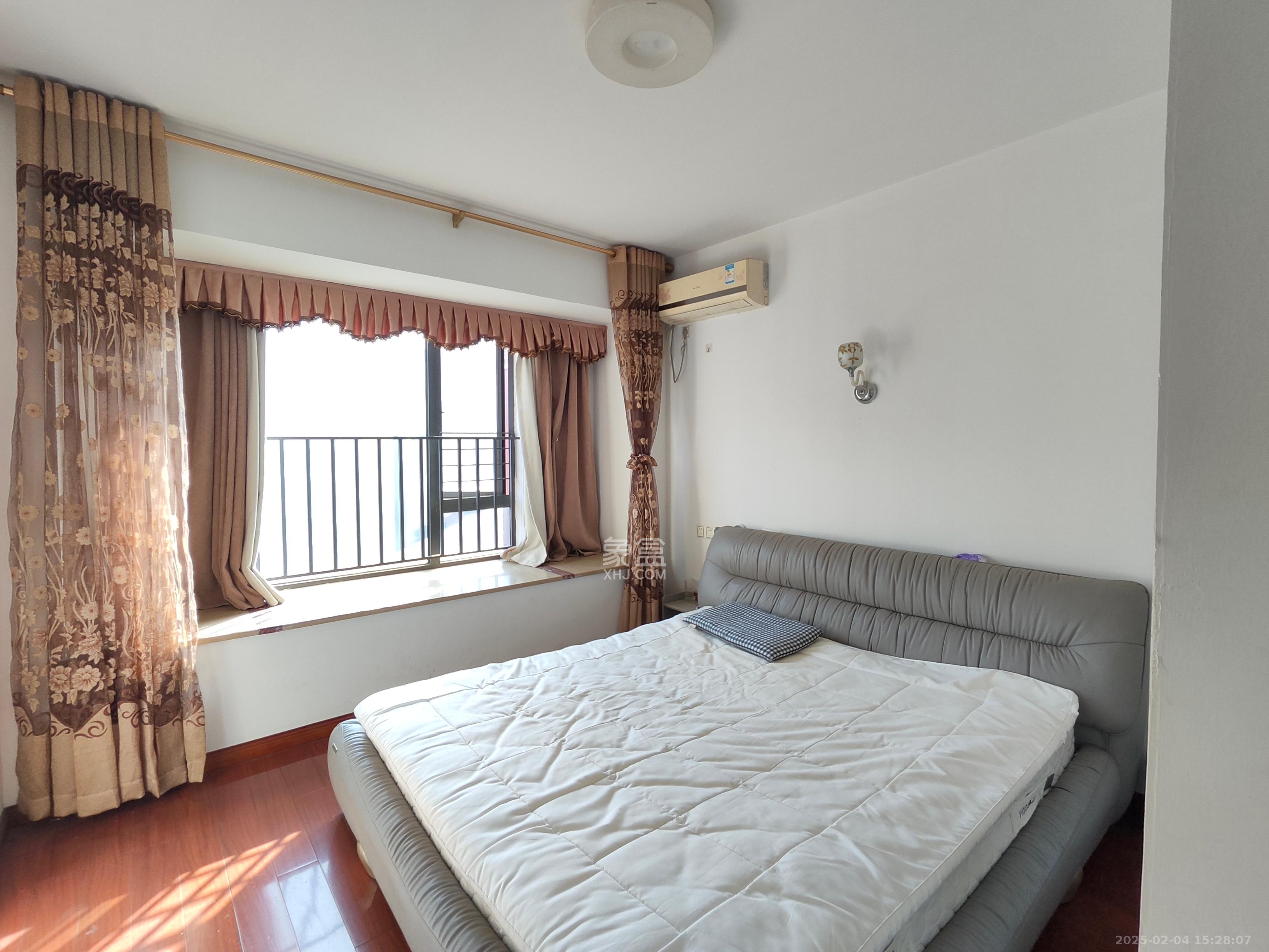 华润凤凰城二期 3室2厅1卫 2300.0元/月 华润凤凰城二期 3室2厅1卫 2300.0元/月室内图