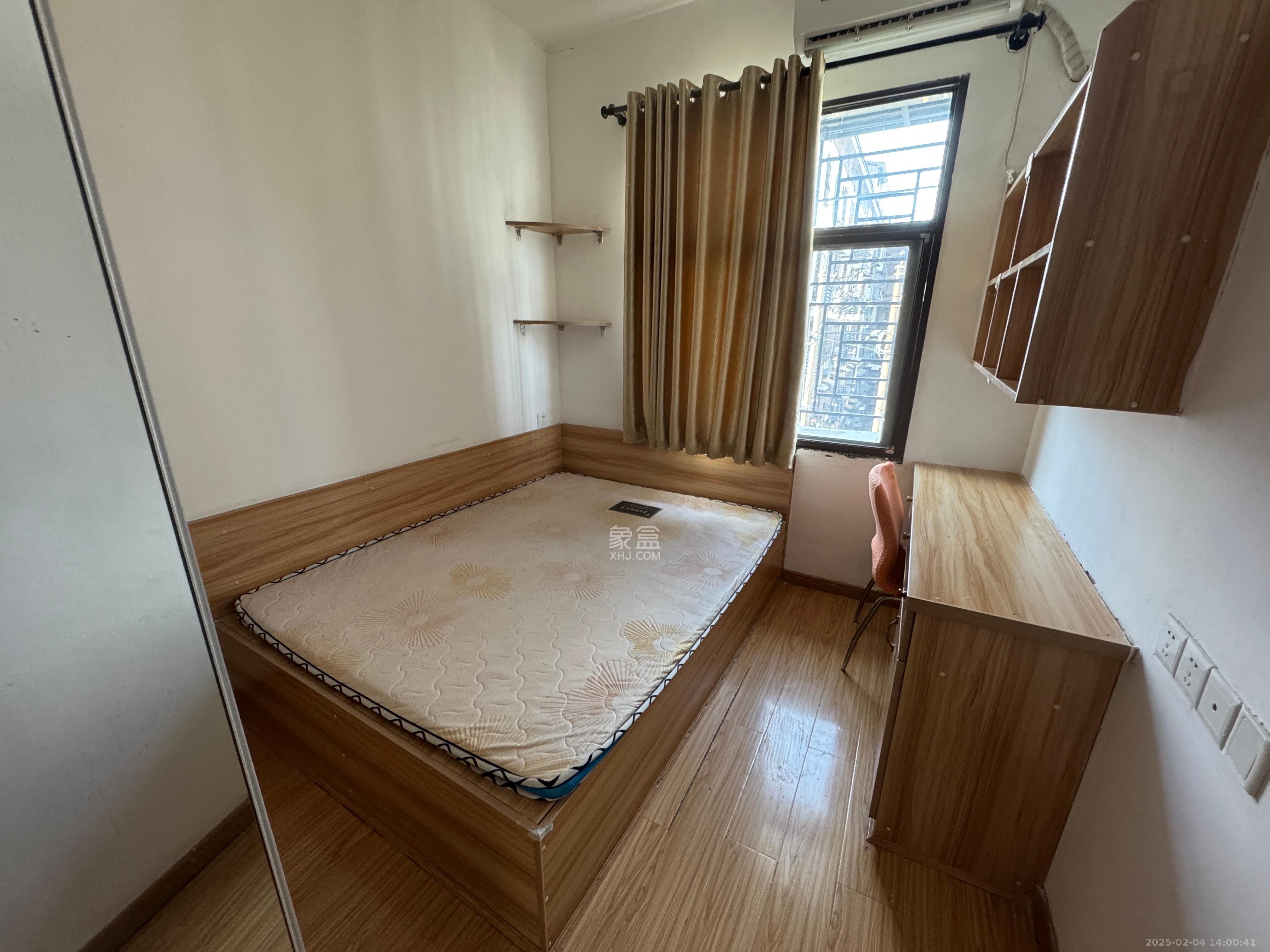 高正街散盘  2室1厅1卫    2100.0元/月 高正街散盘  2室1厅1卫    2100.0元/月