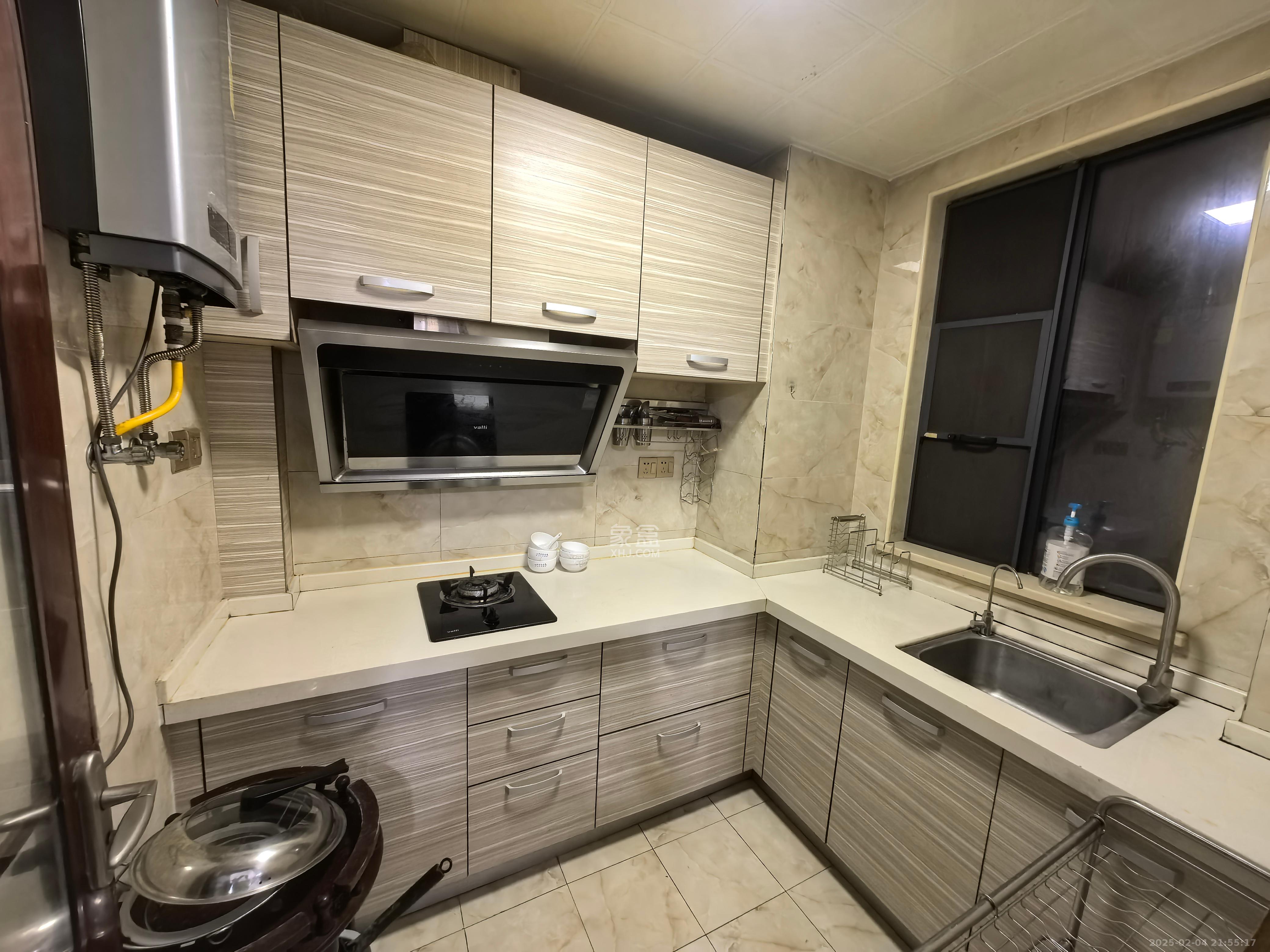 中海梅溪湖壹号  3室2厅1卫    2700.0元/月 中海梅溪湖壹号  3室2厅1卫    2700.0元/月室内图