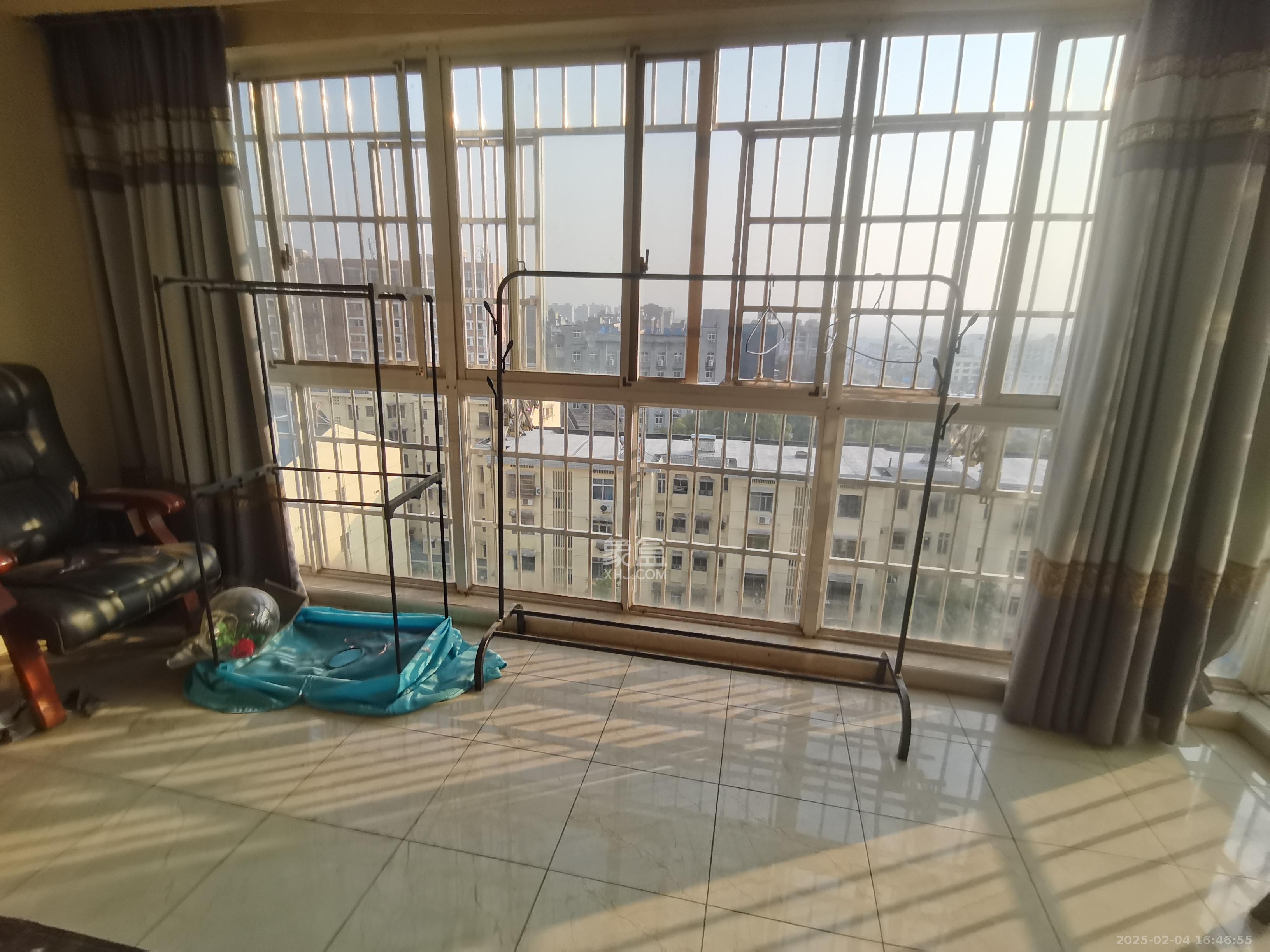 三城花苑(一,二,三期) 4室2厅2卫 1800.0元/月 三城花苑(一,二,三期) 4室2厅2卫 1800.0元/月室内图