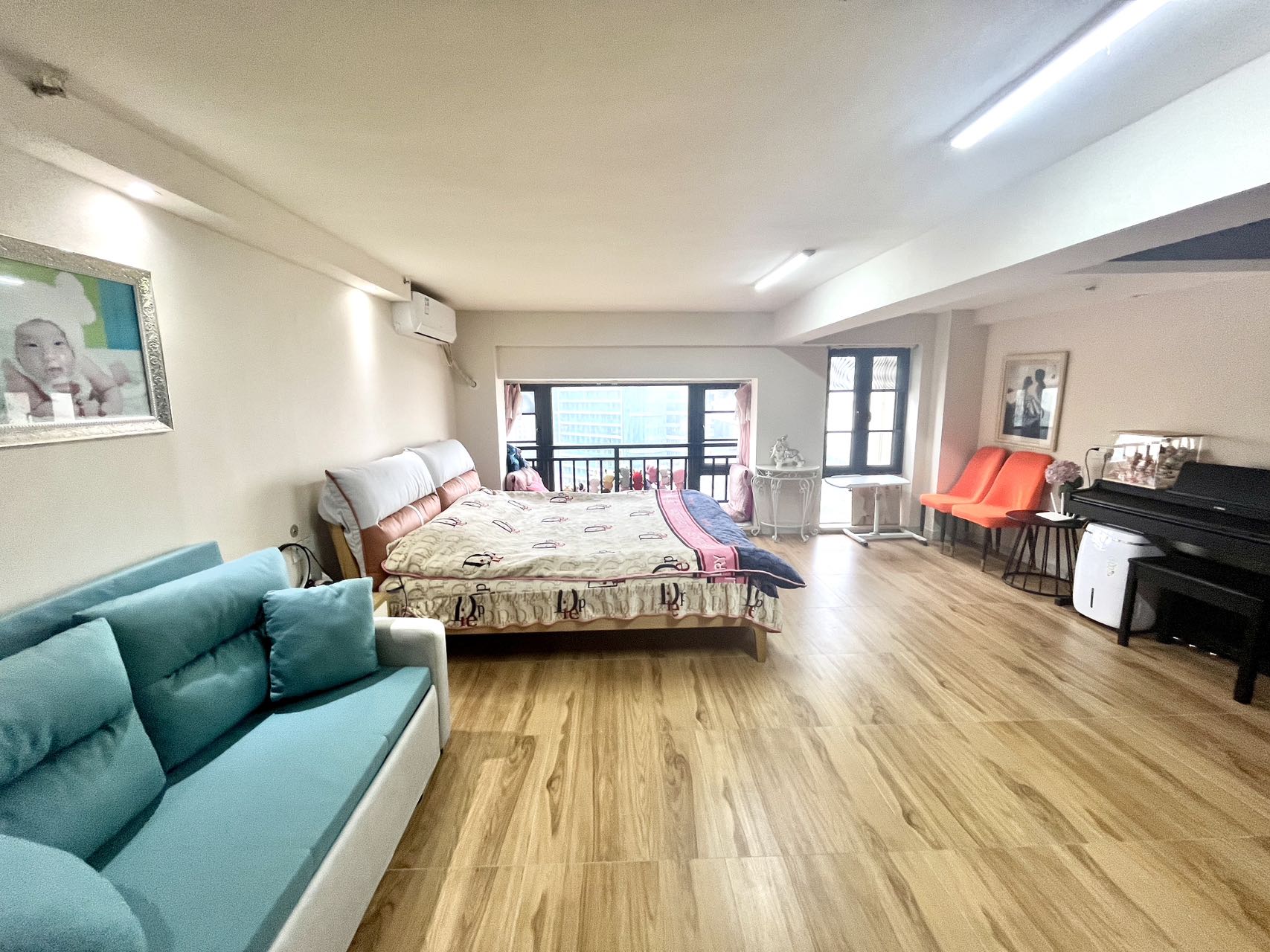 绿地海长流五期(绿地缤纷城)  2室2厅1卫    98.0万 绿地海长流五期(绿地缤纷城)  2室2厅1卫    98.0万室内图