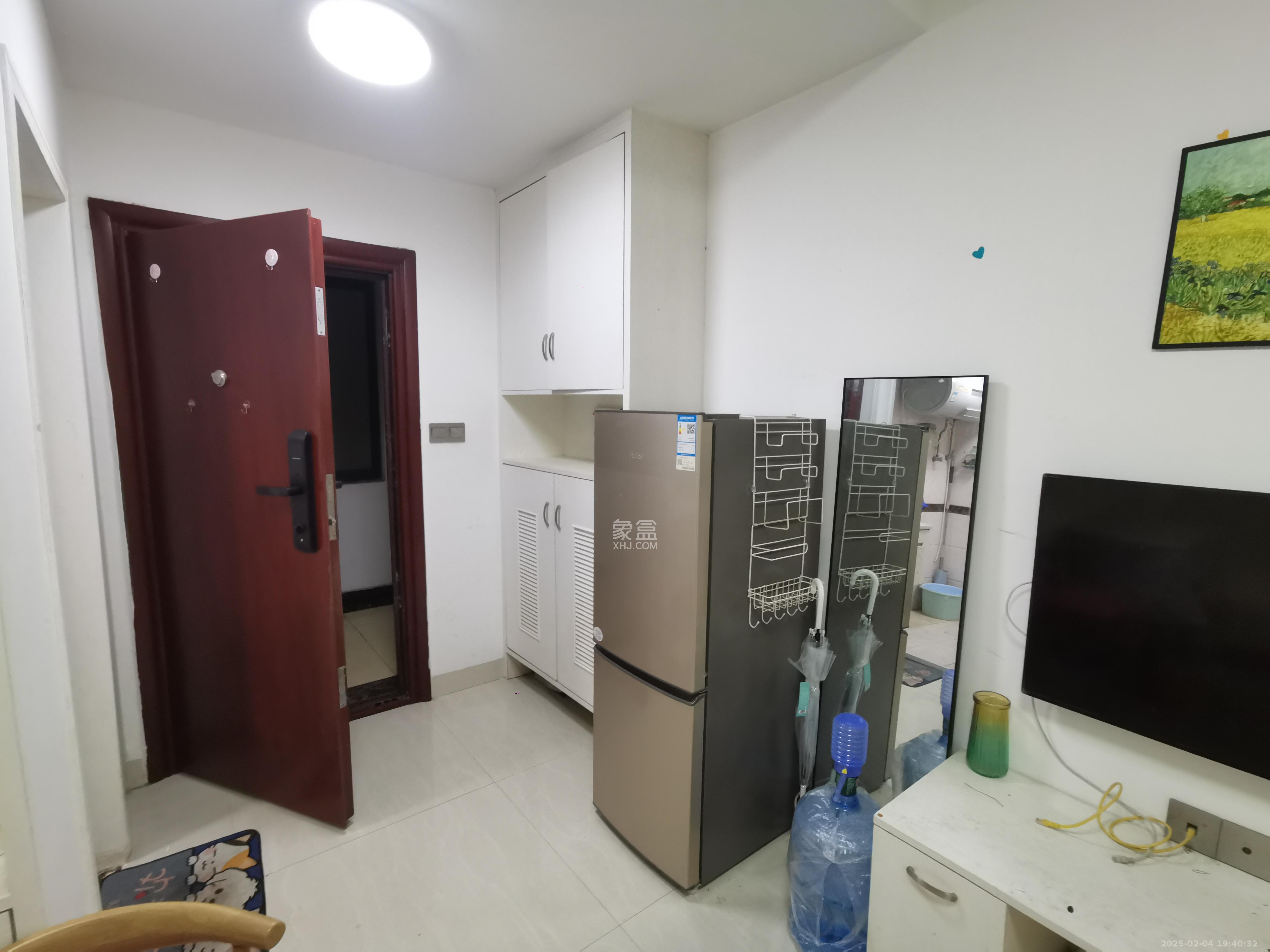 中南红领邦(红星嘉和苑) 1室1厅1卫 1600.0元/月 中南红领邦(红星嘉和苑) 1室1厅1卫 1600.0元/月室内图