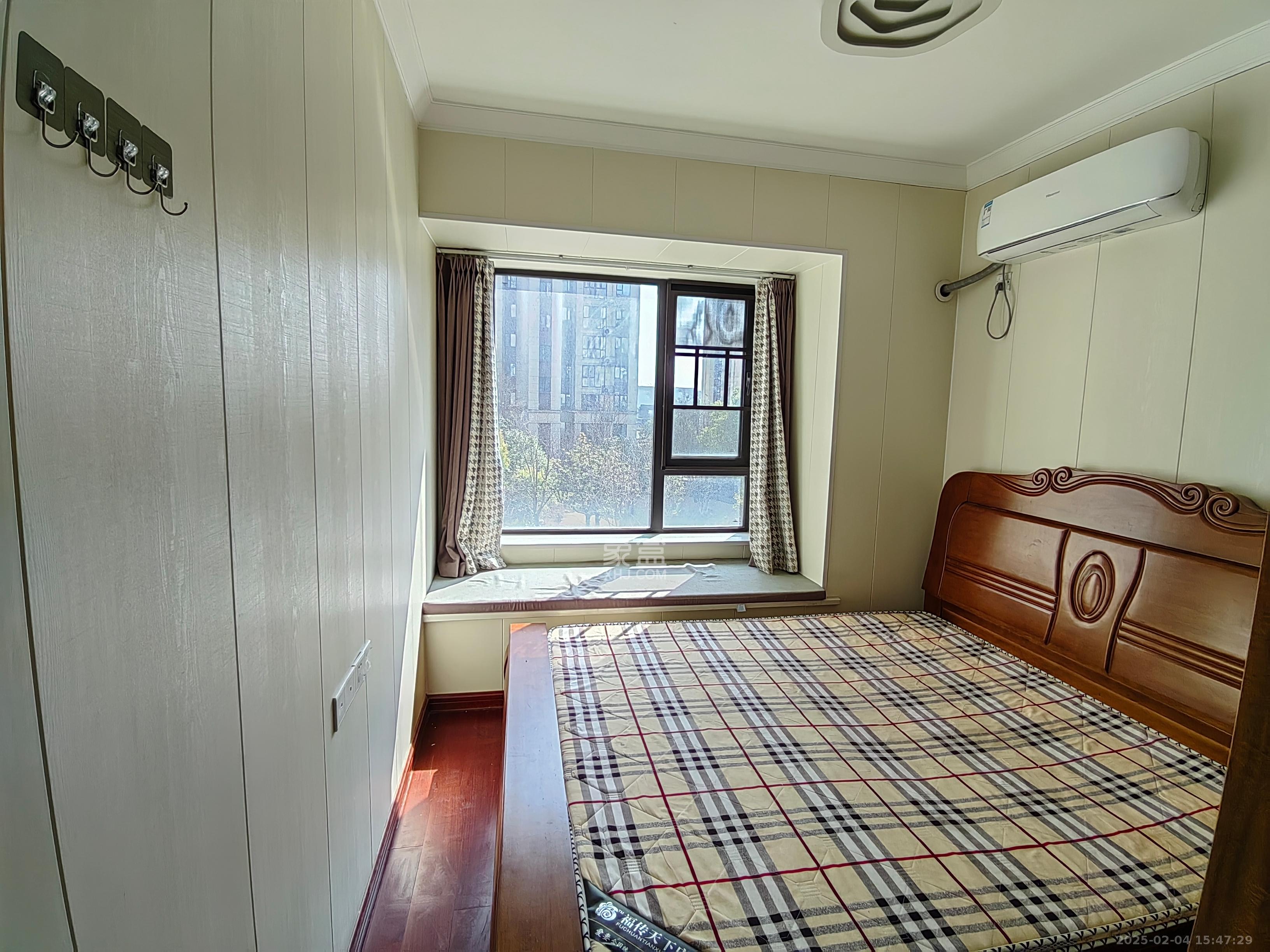 中海新城熙岸(中信新城五期) 4室2厅2卫 2750.0元/月 中海新城熙岸(中信新城五期) 4室2厅2卫 2750.0元/月室内图