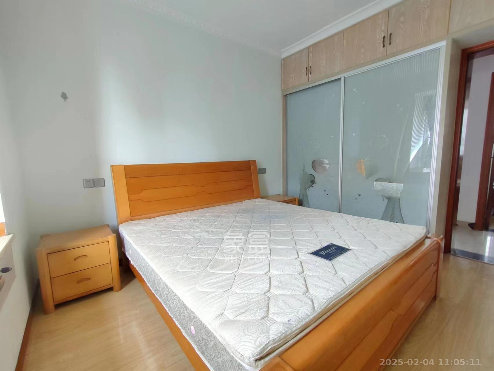 恒广国际景园一二区 3室2厅2卫 2400.0元/月 恒广国际景园一二区 3室2厅2卫 2400.0元/月室内图