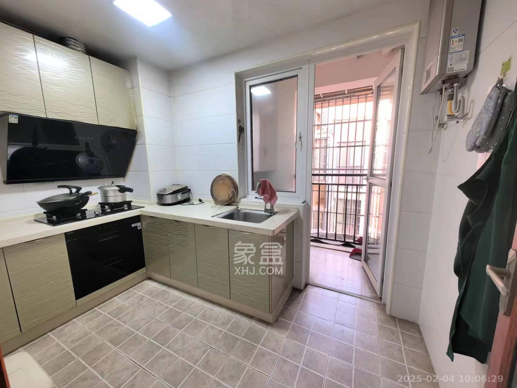 山水湾  3室2厅1卫    1900.0元/月 山水湾  3室2厅1卫    1900.0元/月室内图