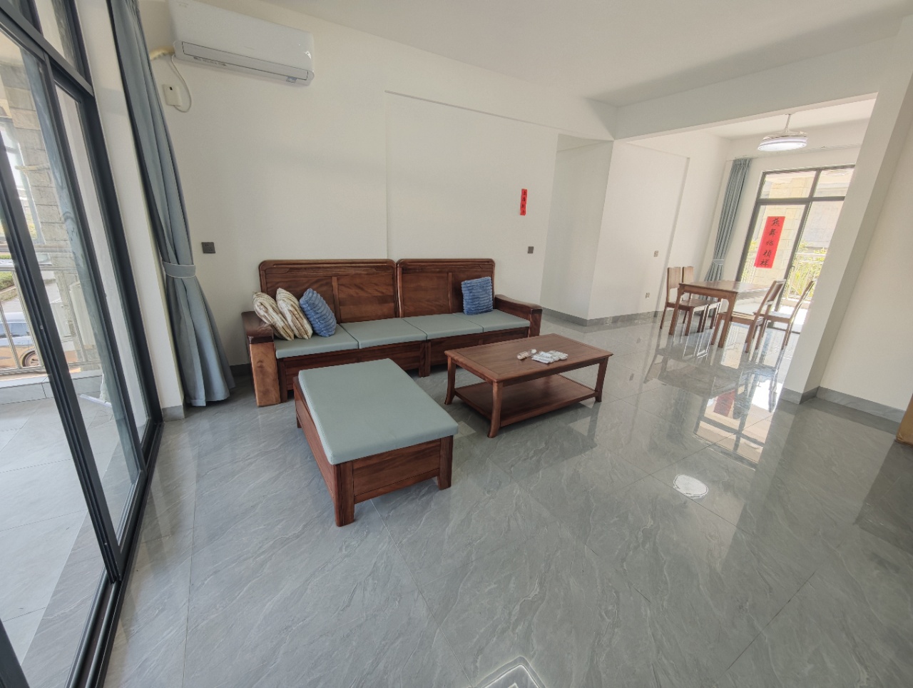 昌茂西雅图·丽湾  3室2厅2卫    180.0万 昌茂西雅图·丽湾  3室2厅2卫    180.0万室内图