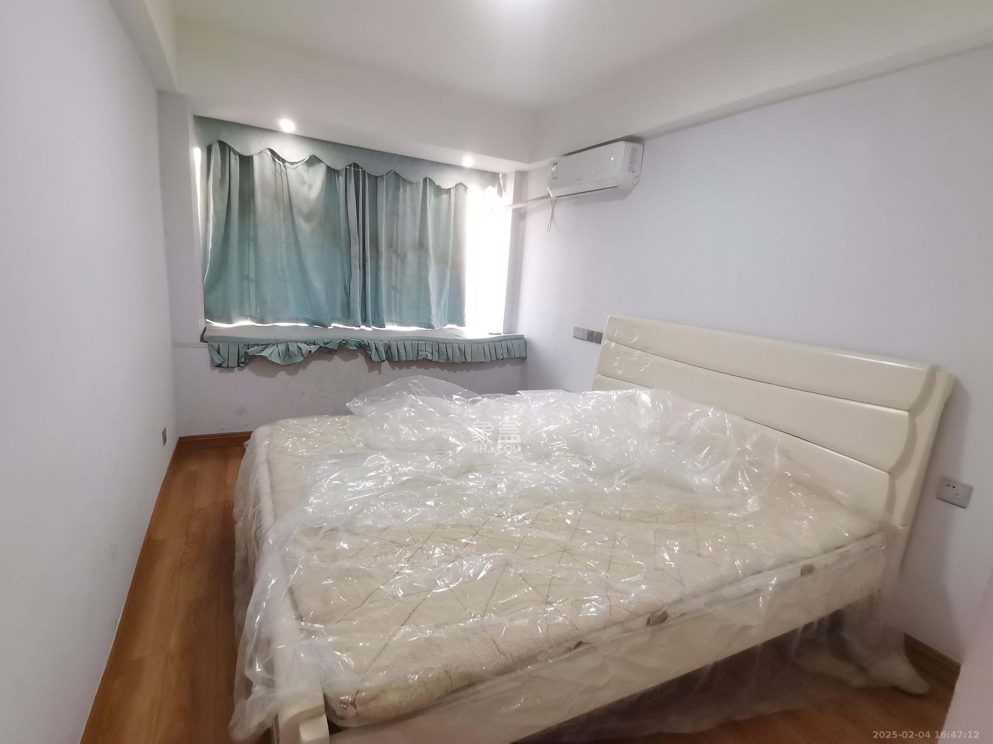 三城花苑(一,二,三期) 4室2厅2卫 1800.0元/月 三城花苑(一,二,三期) 4室2厅2卫 1800.0元/月室内图