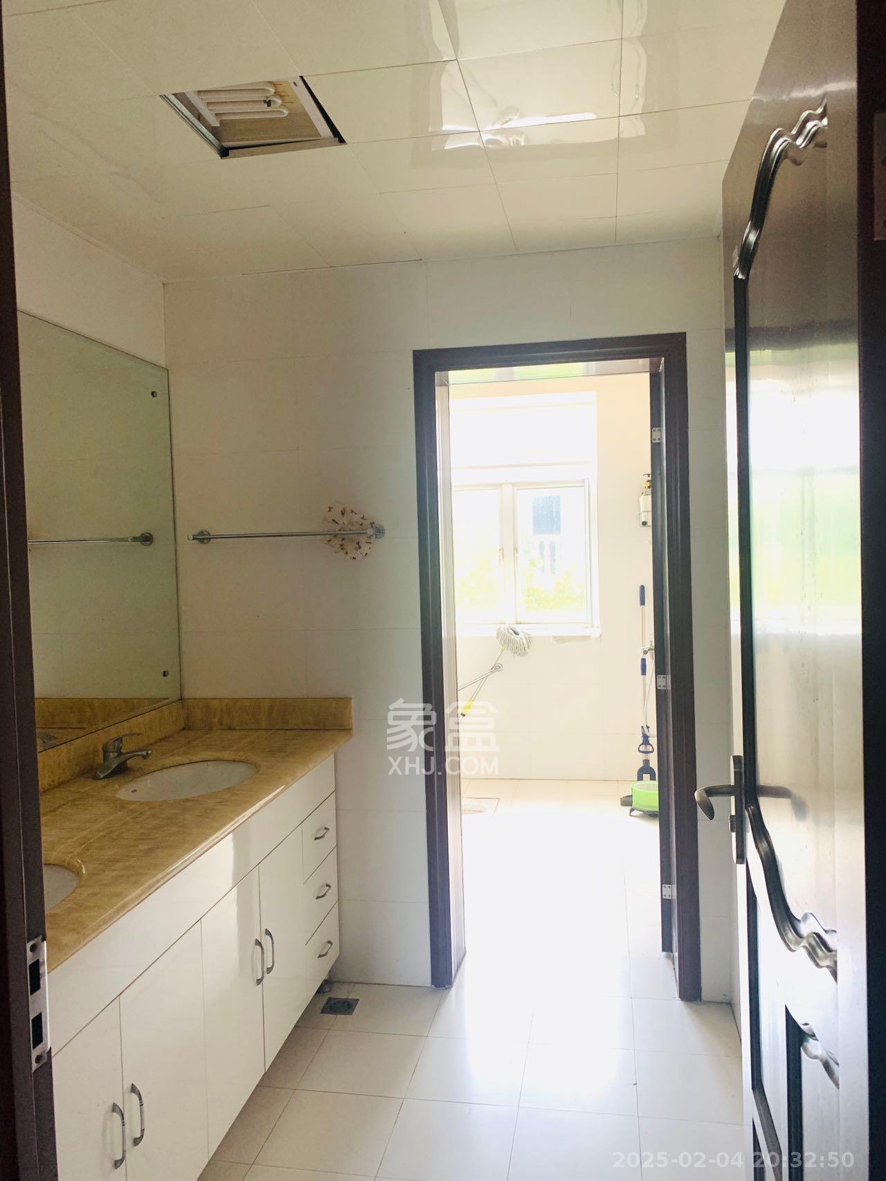 同升湖白竹水乡 5室2厅3卫 8800.0元/月 同升湖白竹水乡 5室2厅3卫 8800.0元/月室内图