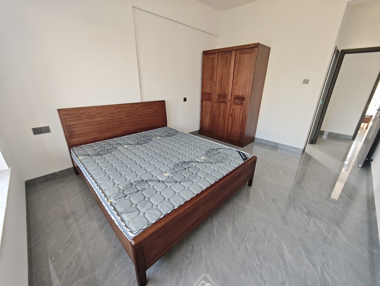 昌茂西雅图·丽湾  3室2厅2卫    180.0万 昌茂西雅图·丽湾  3室2厅2卫    180.0万室内图