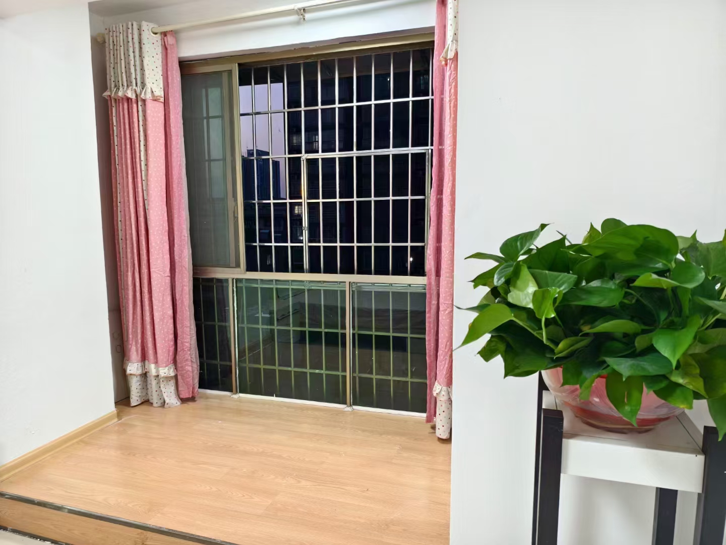 星海名都  1室1厅1卫    1000.0元/月室内图