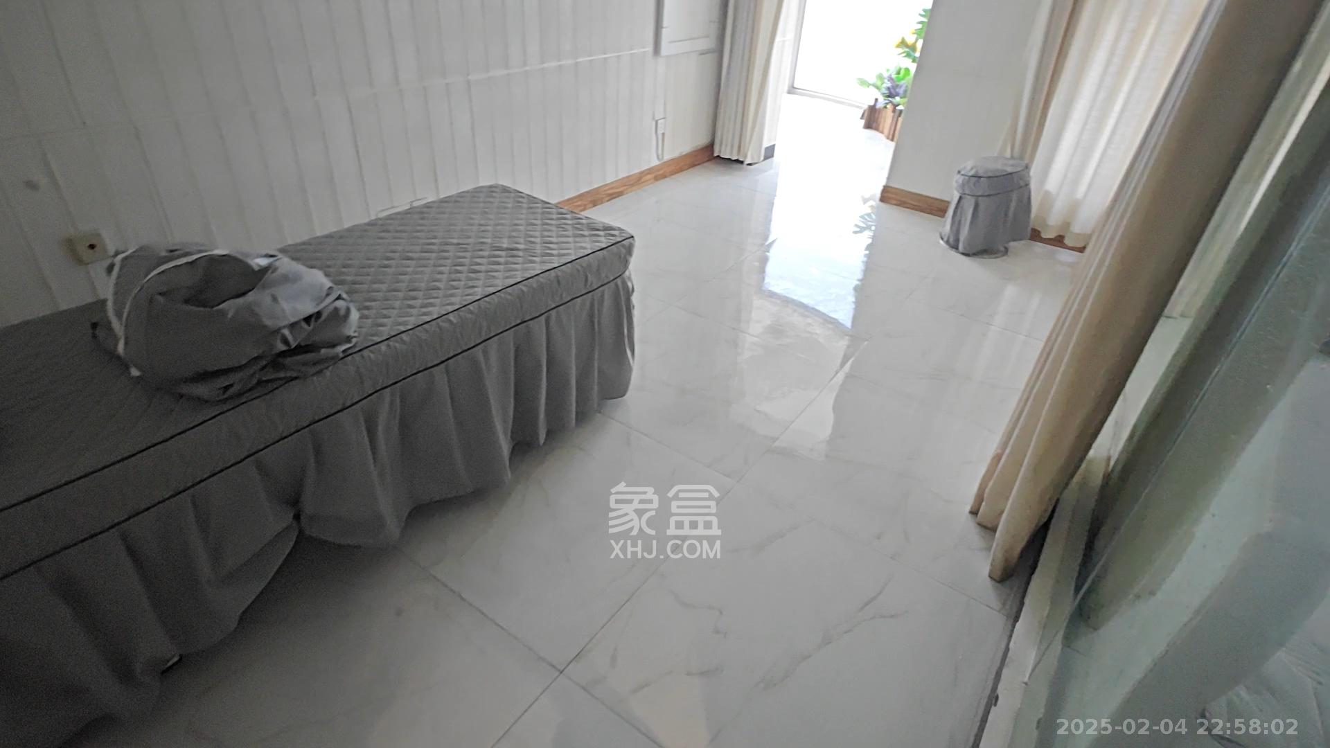 潮宗御苑  1室2厅2卫    6500.0元/月 潮宗御苑  1室2厅2卫    6500.0元/月室内图1