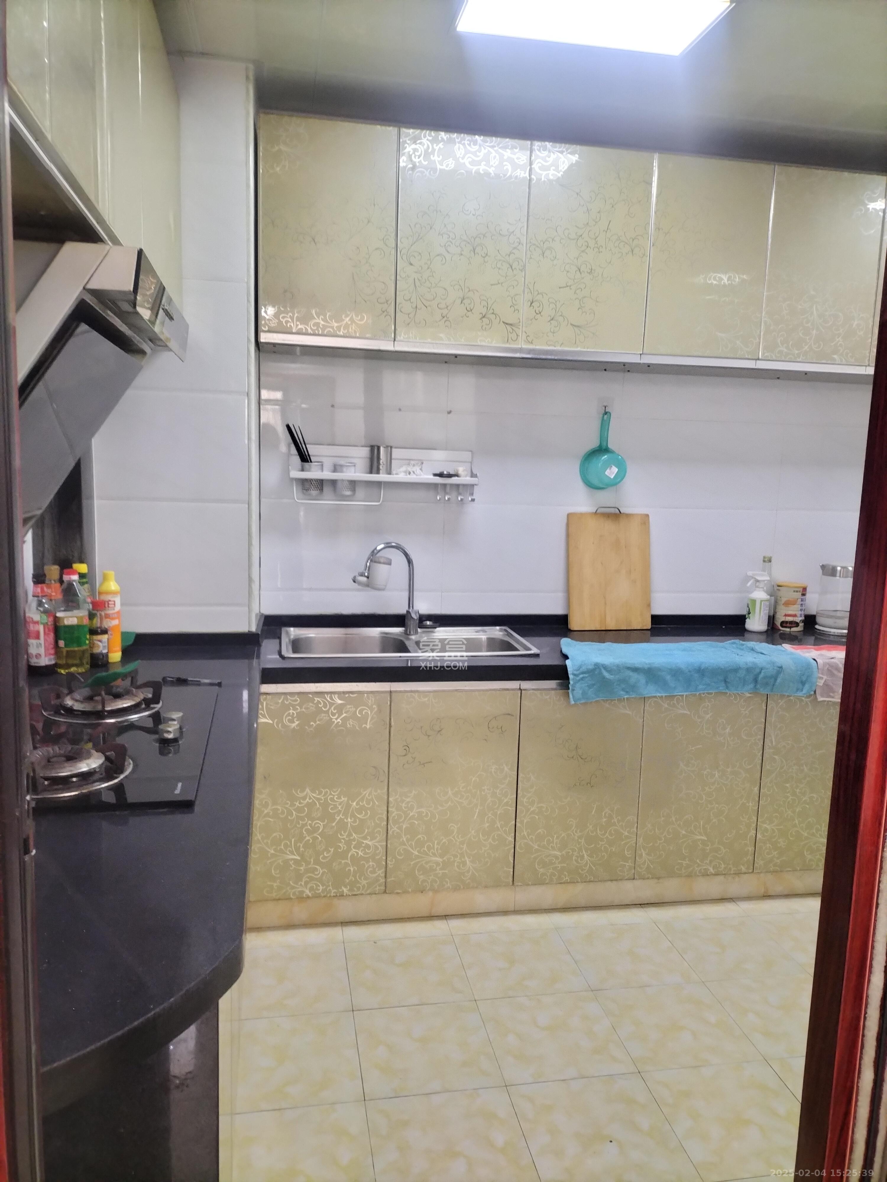 嘉顺苑 2室2厅1卫 2000.0元/月 嘉顺苑 2室2厅1卫 2000.0元/月室内图